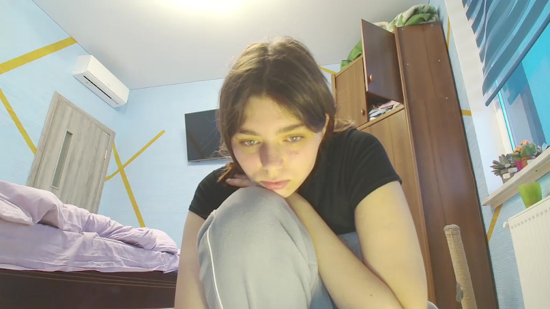 Gallery image thumbnail from Hot_Weells's myfreecams stream on, 10/13/2025, 15:16 image 17 of 20