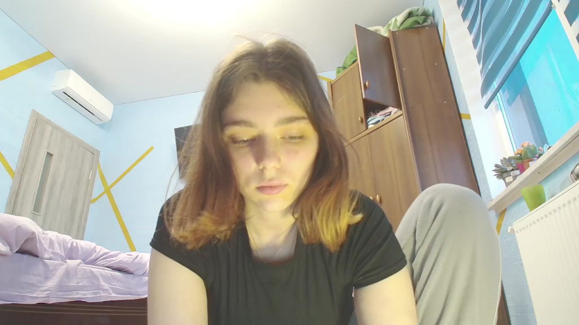 Gallery image thumbnail from Hot_Weells's myfreecams stream on, 10/13/2025, 15:16 image 13 of 20