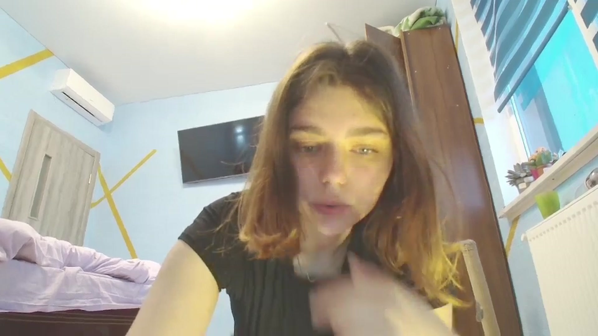 Gallery image thumbnail from Hot_Weells's myfreecams stream on, 10/13/2025, 15:16 image 10 of 20