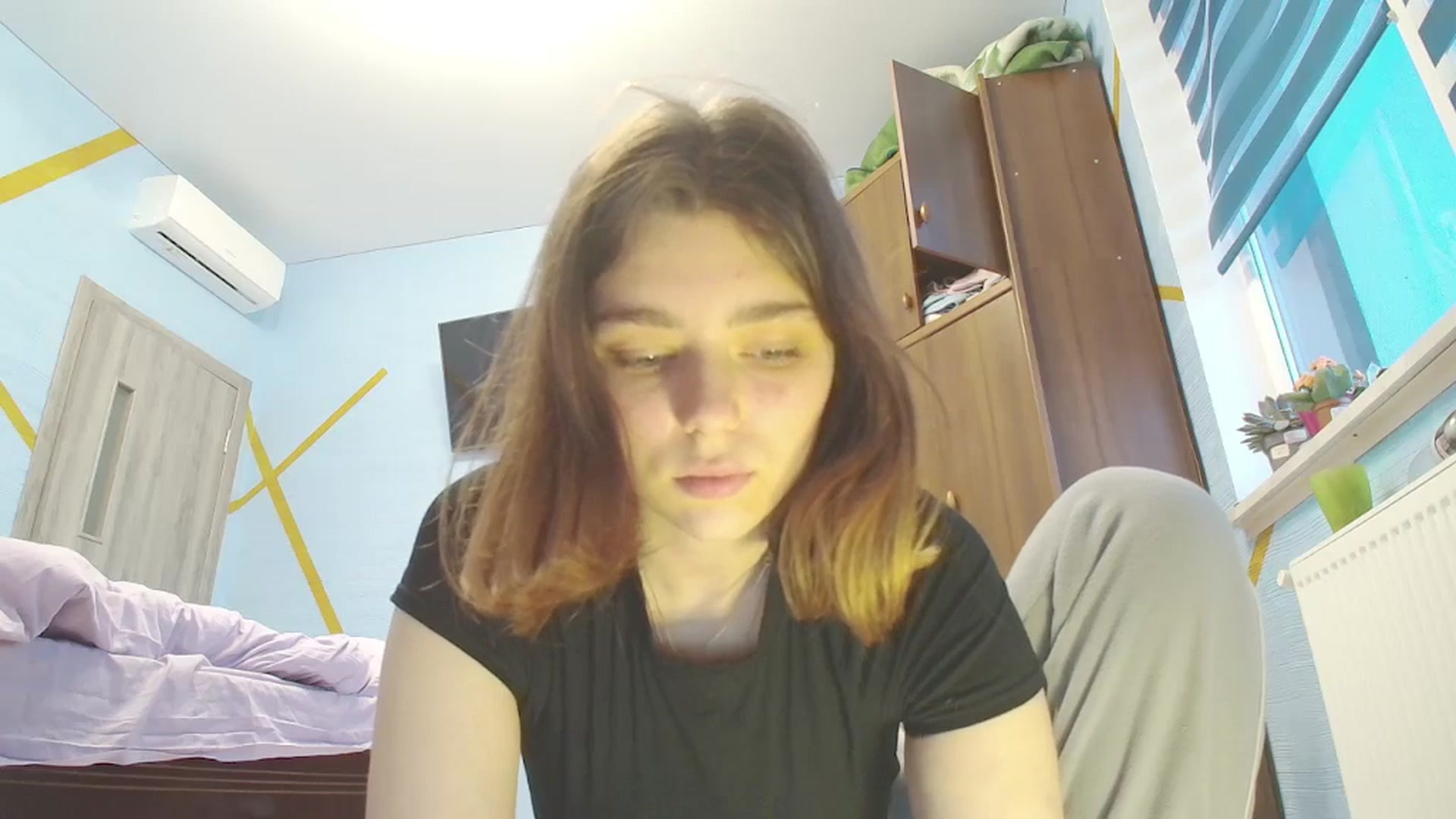 Gallery image thumbnail from Hot_Weells's myfreecams stream on, 10/13/2025, 15:16 image 12 of 20