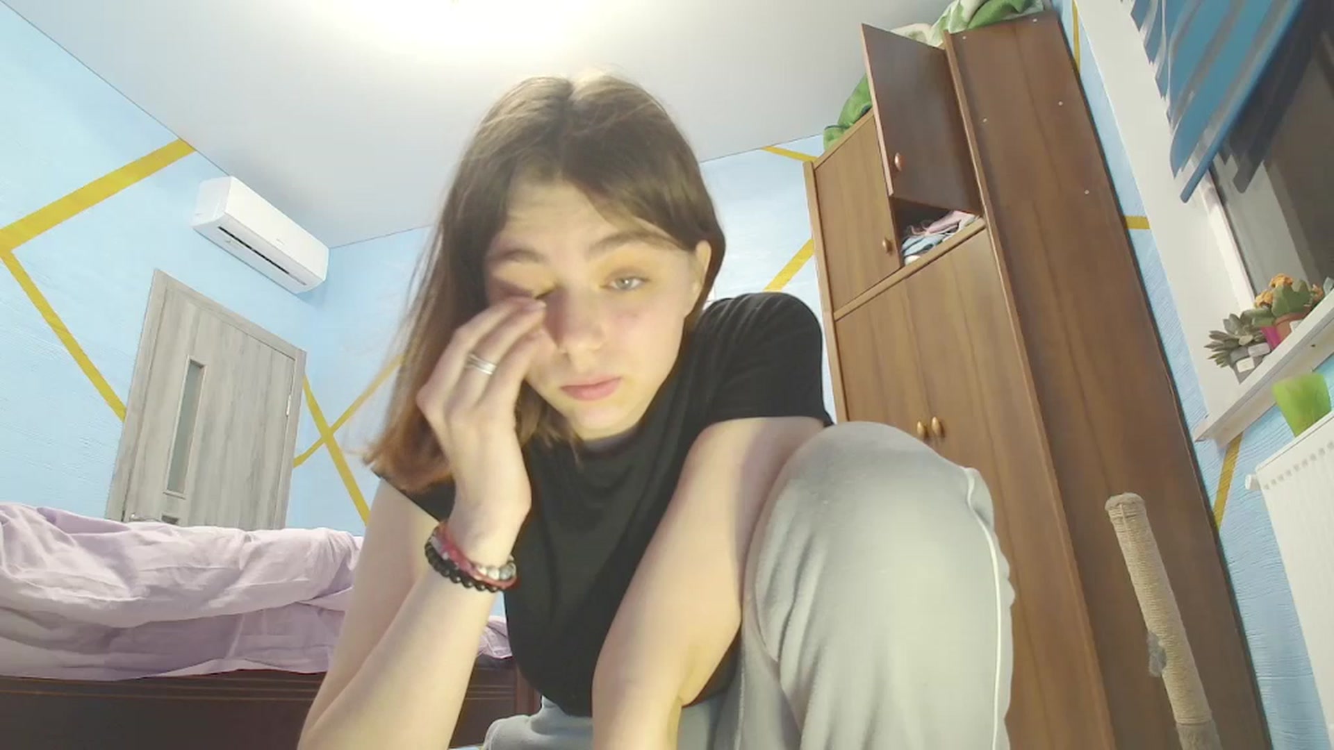 Gallery image thumbnail from Hot_Weells's myfreecams stream on, 10/13/2025, 15:55 image 13 of 20