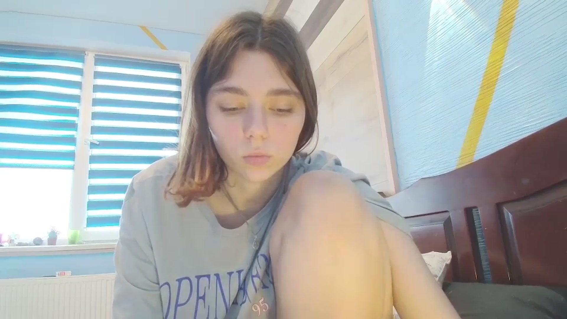Gallery image thumbnail from Hot_Weells's myfreecams stream on, 10/15/2025, 12:38 image 6 of 20