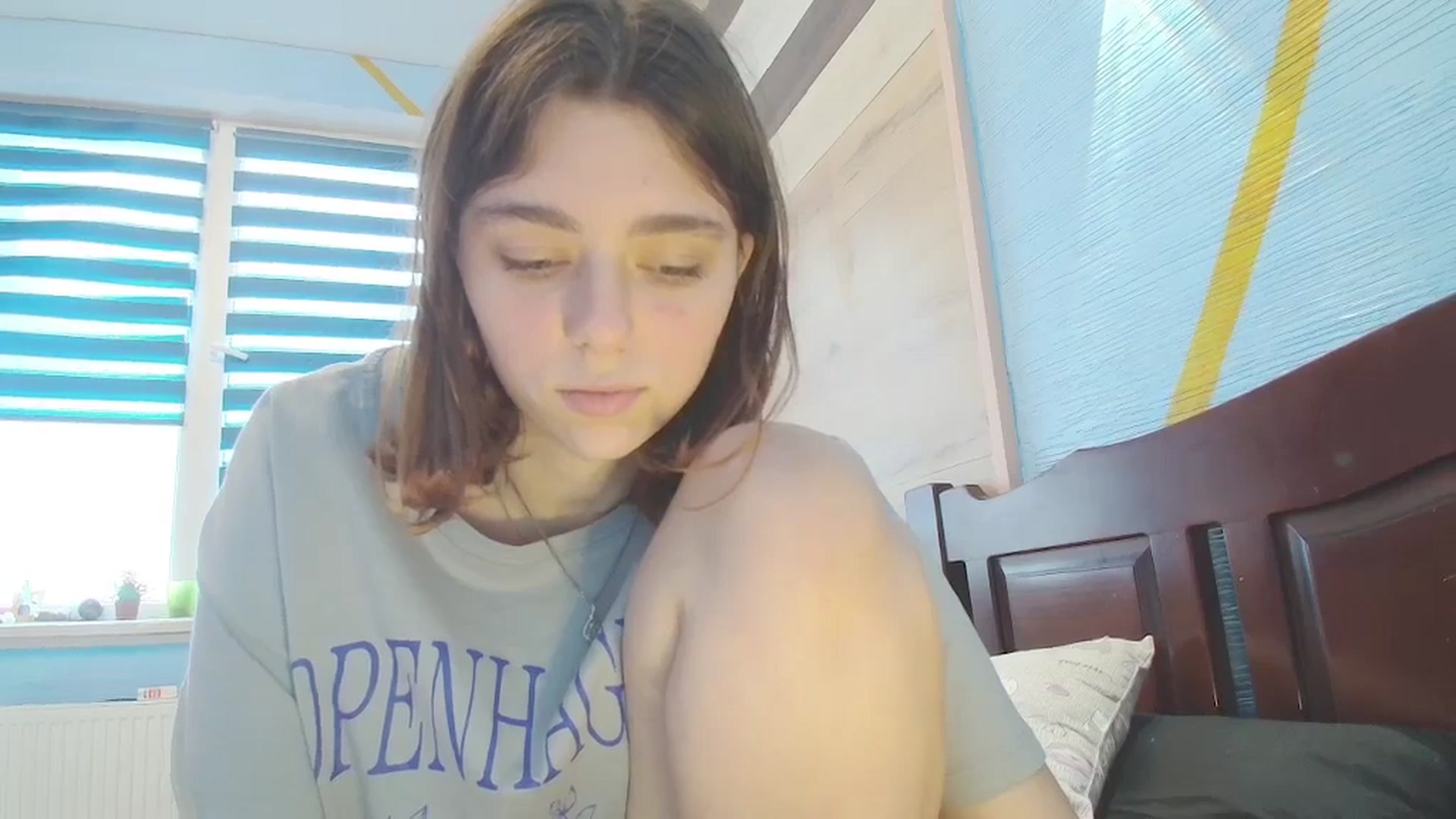 Gallery image thumbnail from Hot_Weells's myfreecams stream on, 10/15/2025, 12:38 image 19 of 20