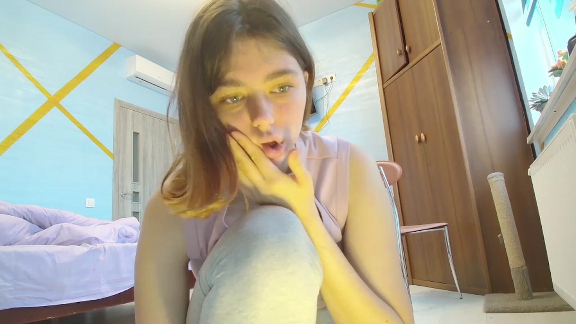 Gallery image thumbnail from Hot_Weells's myfreecams stream on, 10/18/2025, 13:26 image 5 of 20