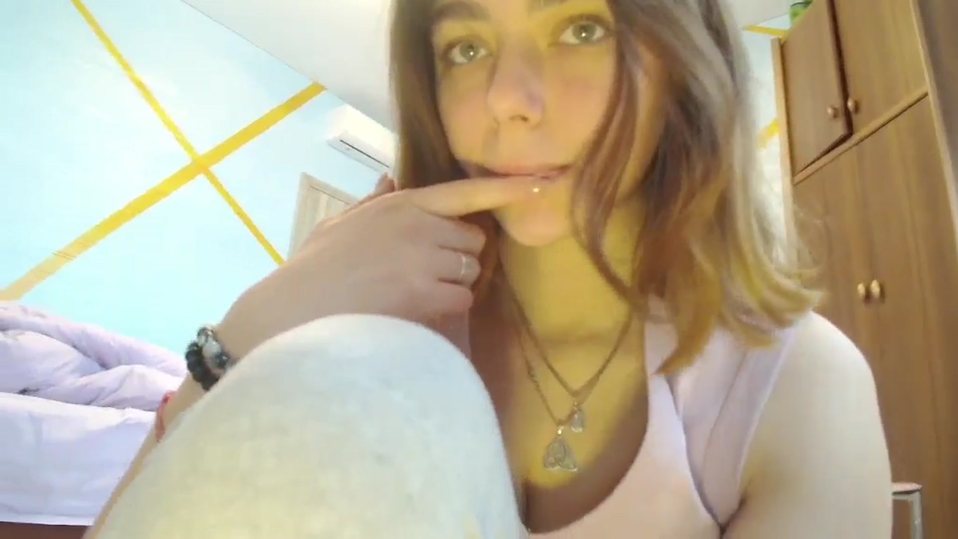 Gallery image thumbnail from Hot_Weells's myfreecams stream on, 10/18/2025, 13:26 image 3 of 20