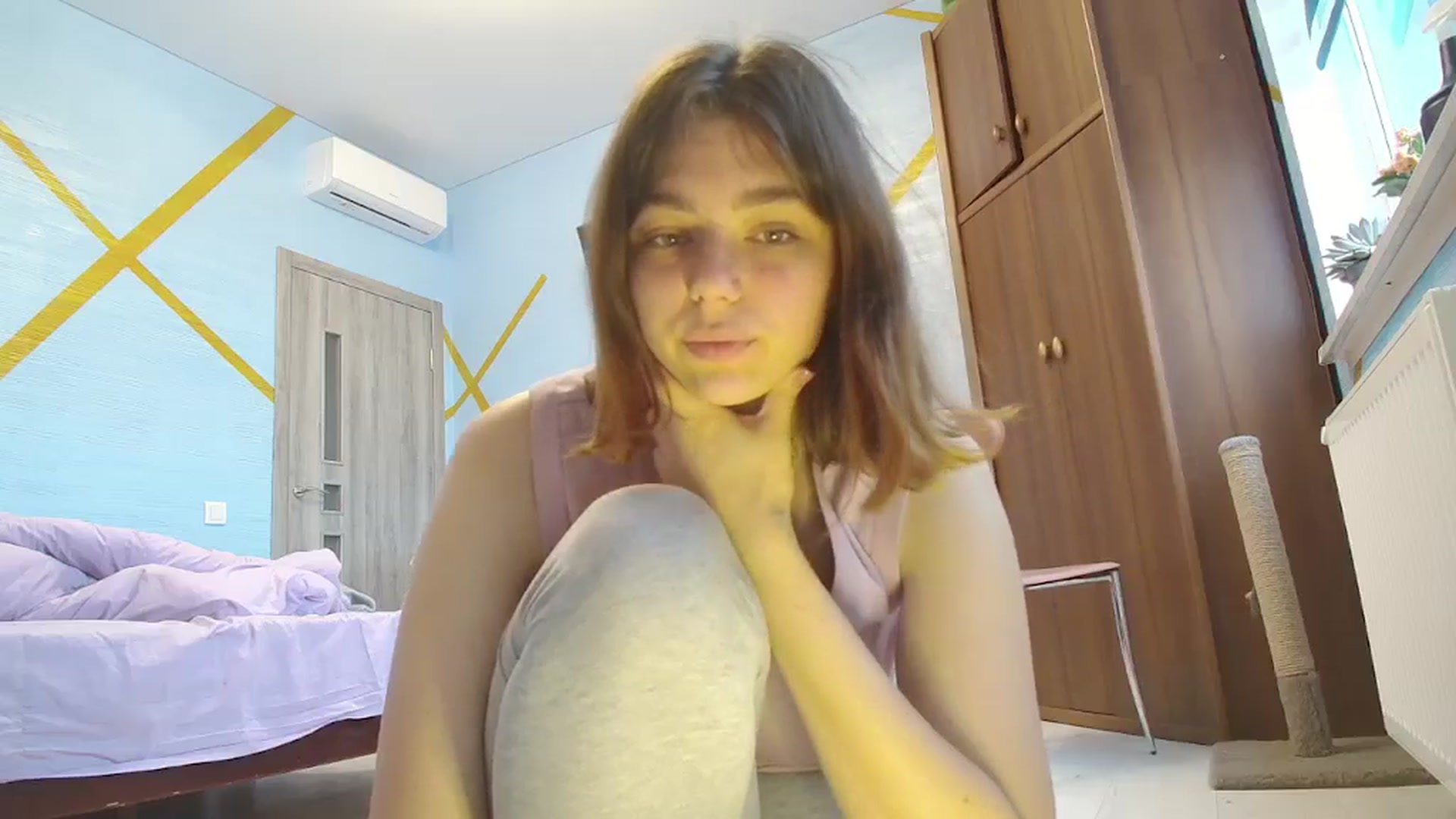 Gallery image thumbnail from Hot_Weells's myfreecams stream on, 10/18/2025, 13:26 image 8 of 20
