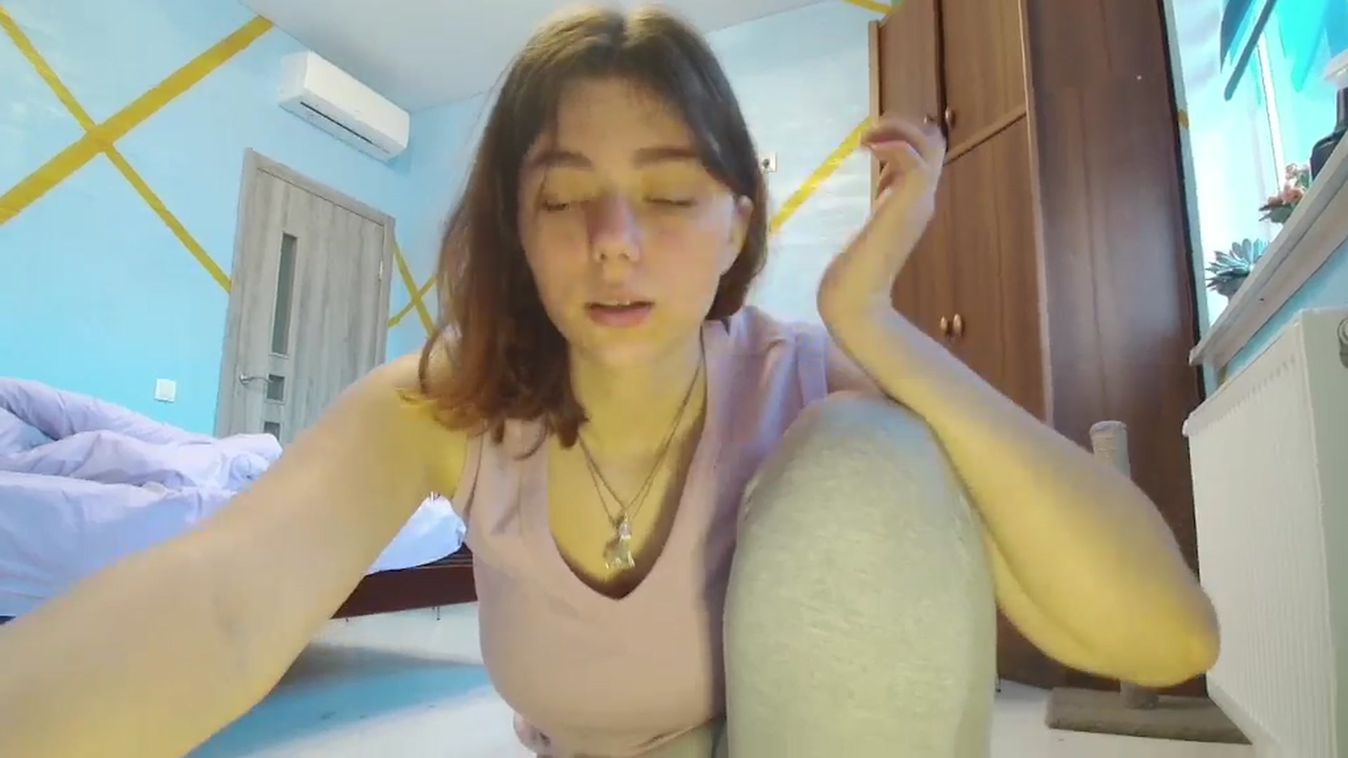 Gallery image thumbnail from Hot_Weells's myfreecams stream on, 10/18/2025, 14:14 image 17 of 20