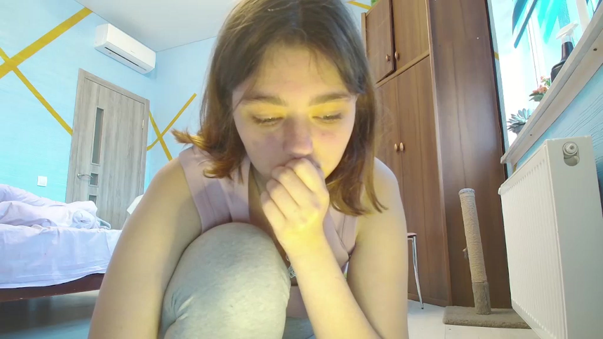 Gallery image thumbnail from Hot_Weells's myfreecams stream on, 10/18/2025, 14:14 image 4 of 20