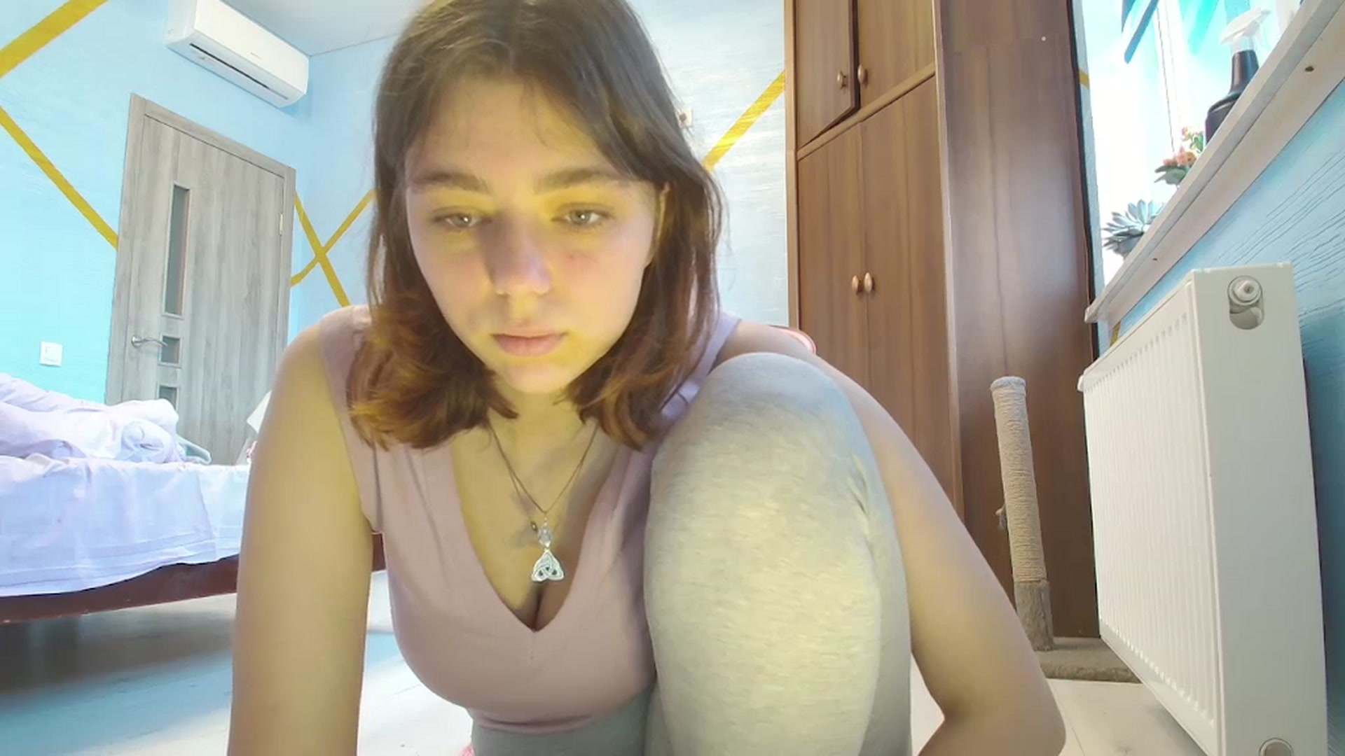 Gallery image thumbnail from Hot_Weells's myfreecams stream on, 10/18/2025, 14:14 image 2 of 20