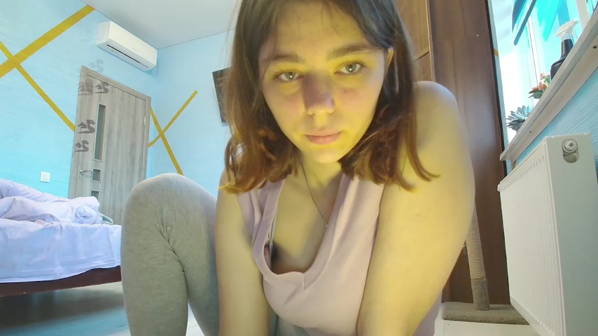 Gallery image thumbnail from Hot_Weells's myfreecams stream on, 10/18/2025, 14:14 image 10 of 20