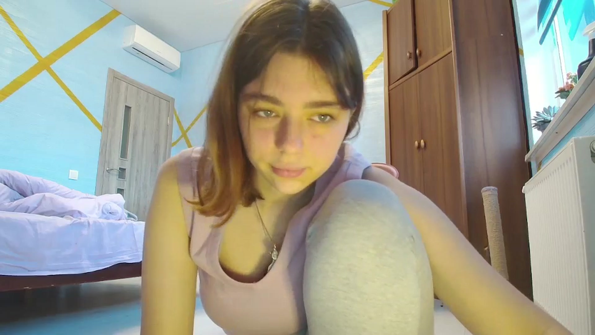 Gallery image thumbnail from Hot_Weells's myfreecams stream on, 10/18/2025, 14:14 image 16 of 20