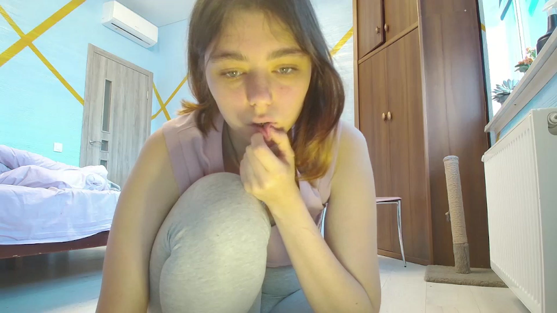Gallery image thumbnail from Hot_Weells's myfreecams stream on, 10/18/2025, 14:14 image 3 of 20