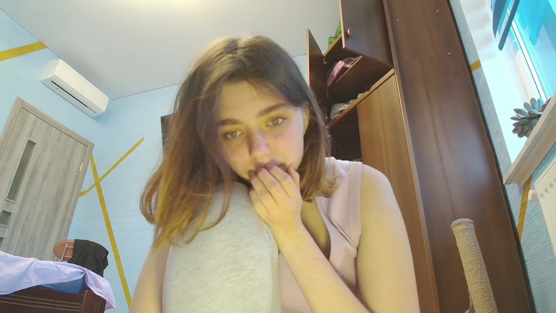 Gallery image thumbnail from Hot_Weells's myfreecams stream on, 10/19/2025, 14:42 image 14 of 20