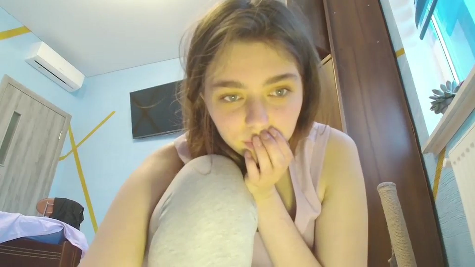 Gallery image thumbnail from Hot_Weells's myfreecams stream on, 10/19/2025, 14:42 image 7 of 20