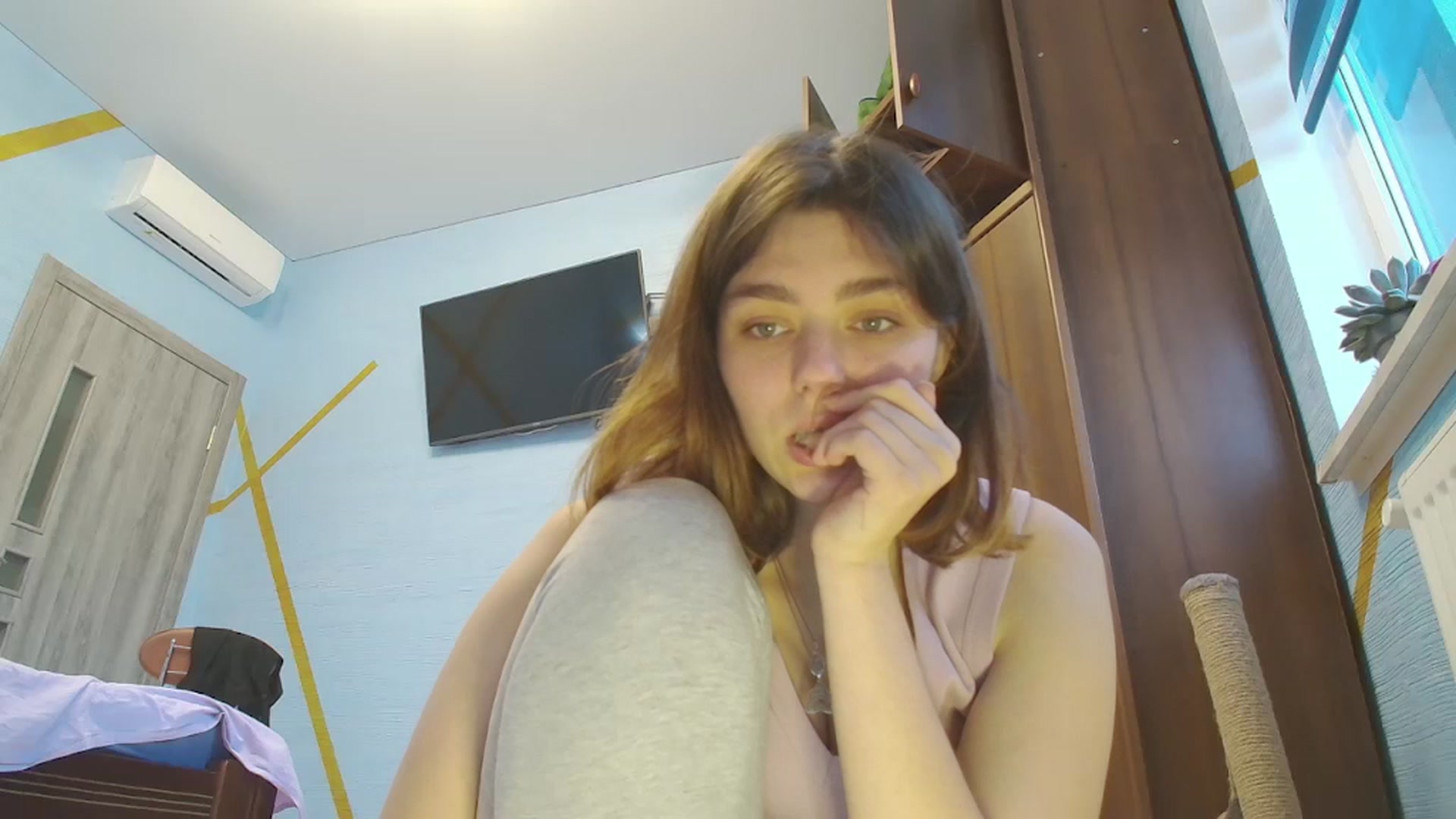 Gallery image thumbnail from Hot_Weells's myfreecams stream on, 10/19/2025, 14:42 image 17 of 20