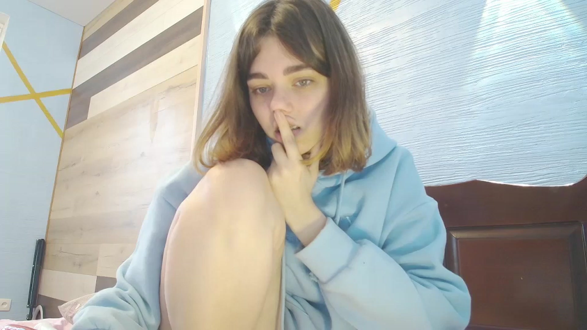 Gallery image thumbnail from Hot_Weells's myfreecams stream on, 11/05/2025, 10:39 image 15 of 20