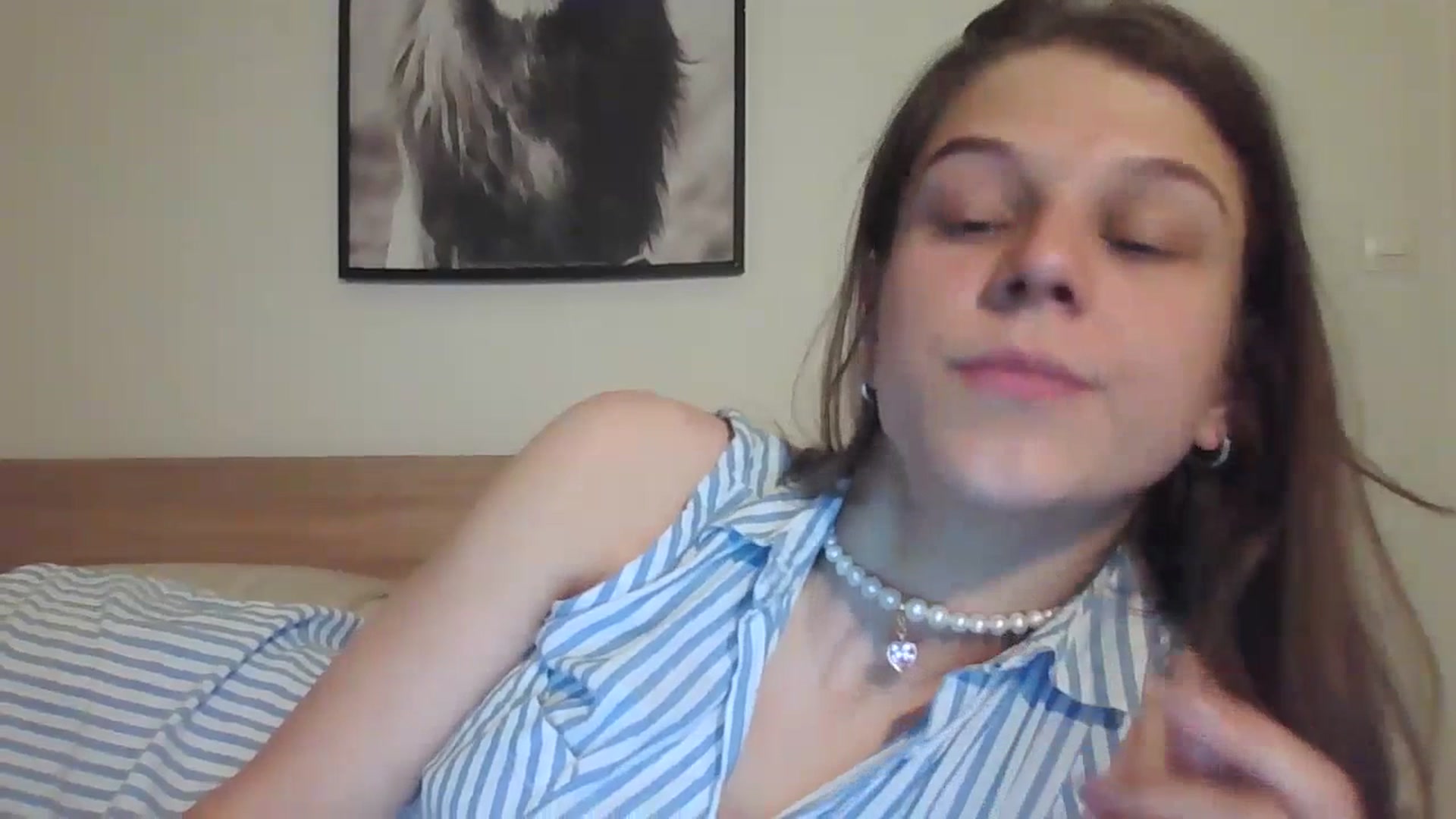 Gallery image thumbnail from Hot_kitty19's myfreecams stream on, 07/17/2023, 15:32 image 5 of 20