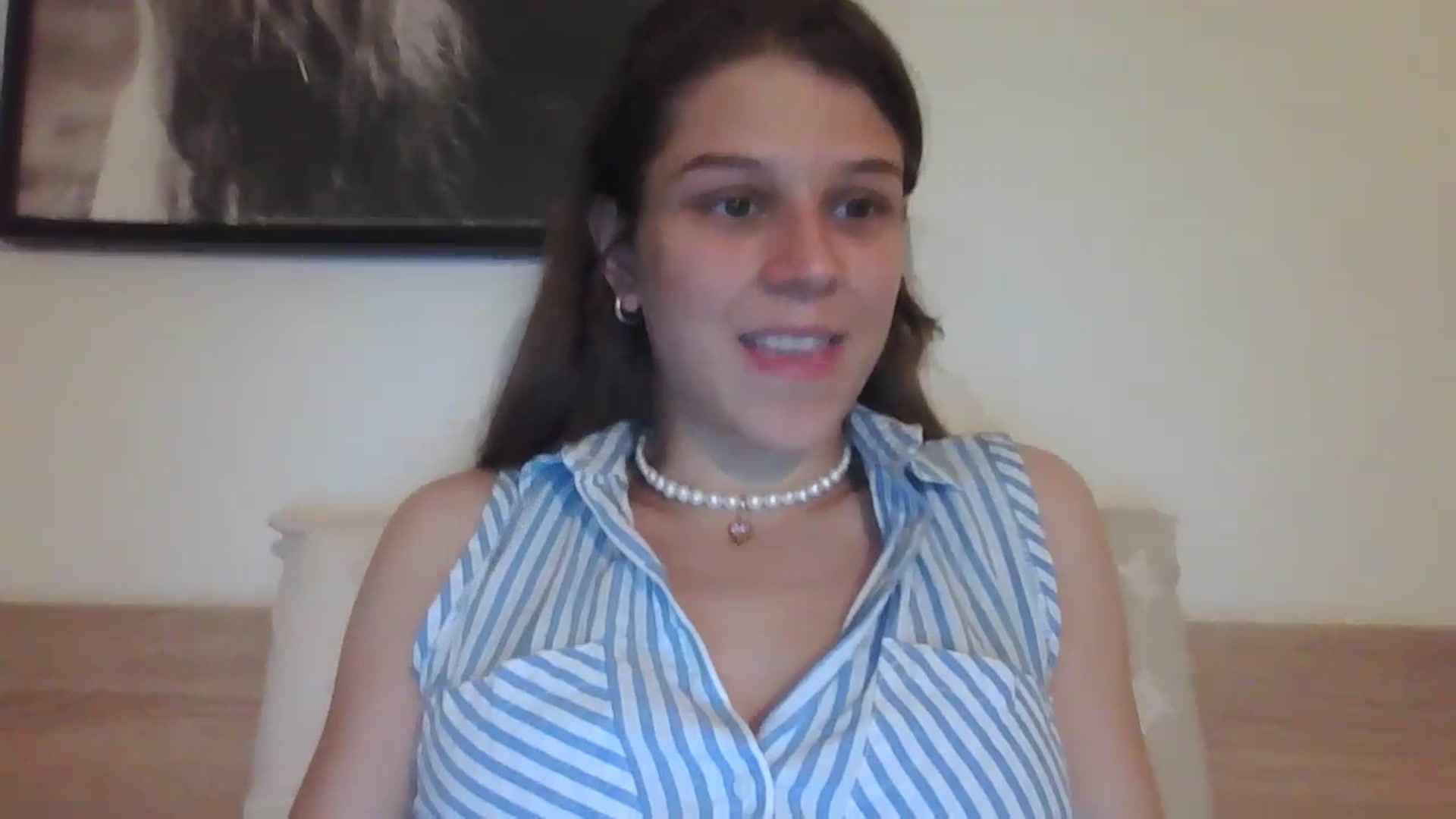 Gallery image thumbnail from Hot_kitty19's myfreecams stream on, 07/17/2023, 15:32 image 19 of 20