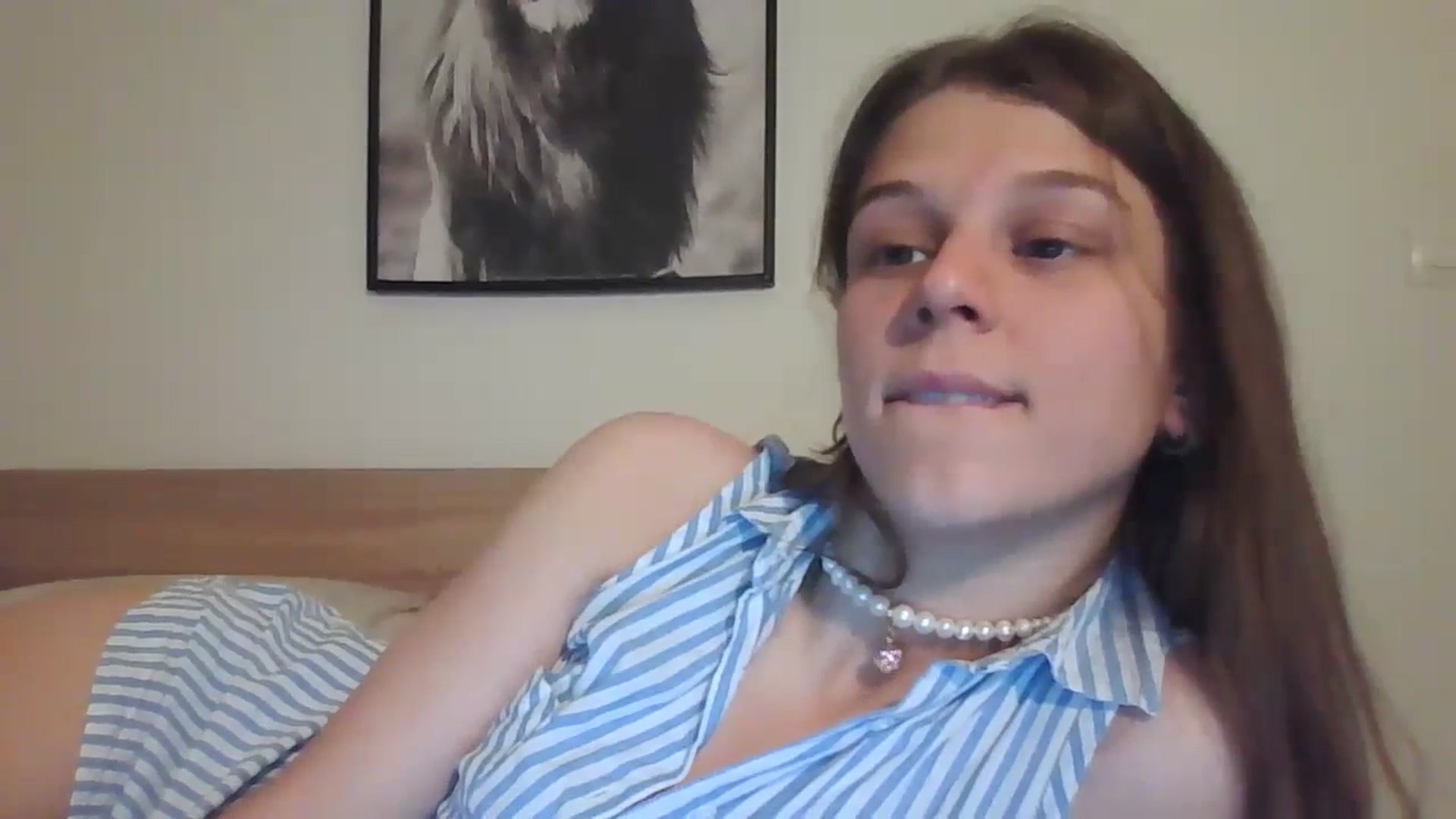 Gallery image thumbnail from Hot_kitty19's myfreecams stream on, 07/17/2023, 15:32 image 10 of 20