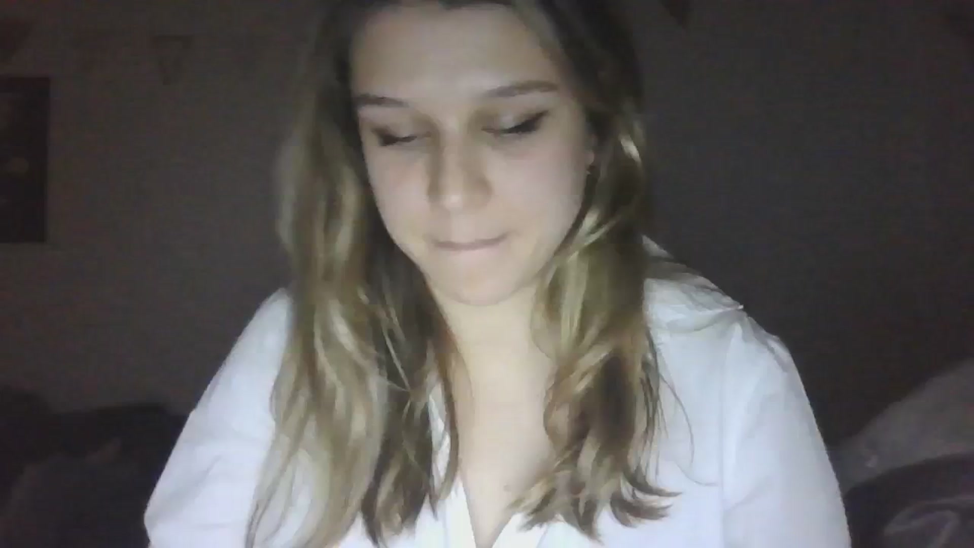 Gallery image thumbnail from Hot_kitty19's myfreecams stream on, 01/08/2024, 02:00 image 1 of 20