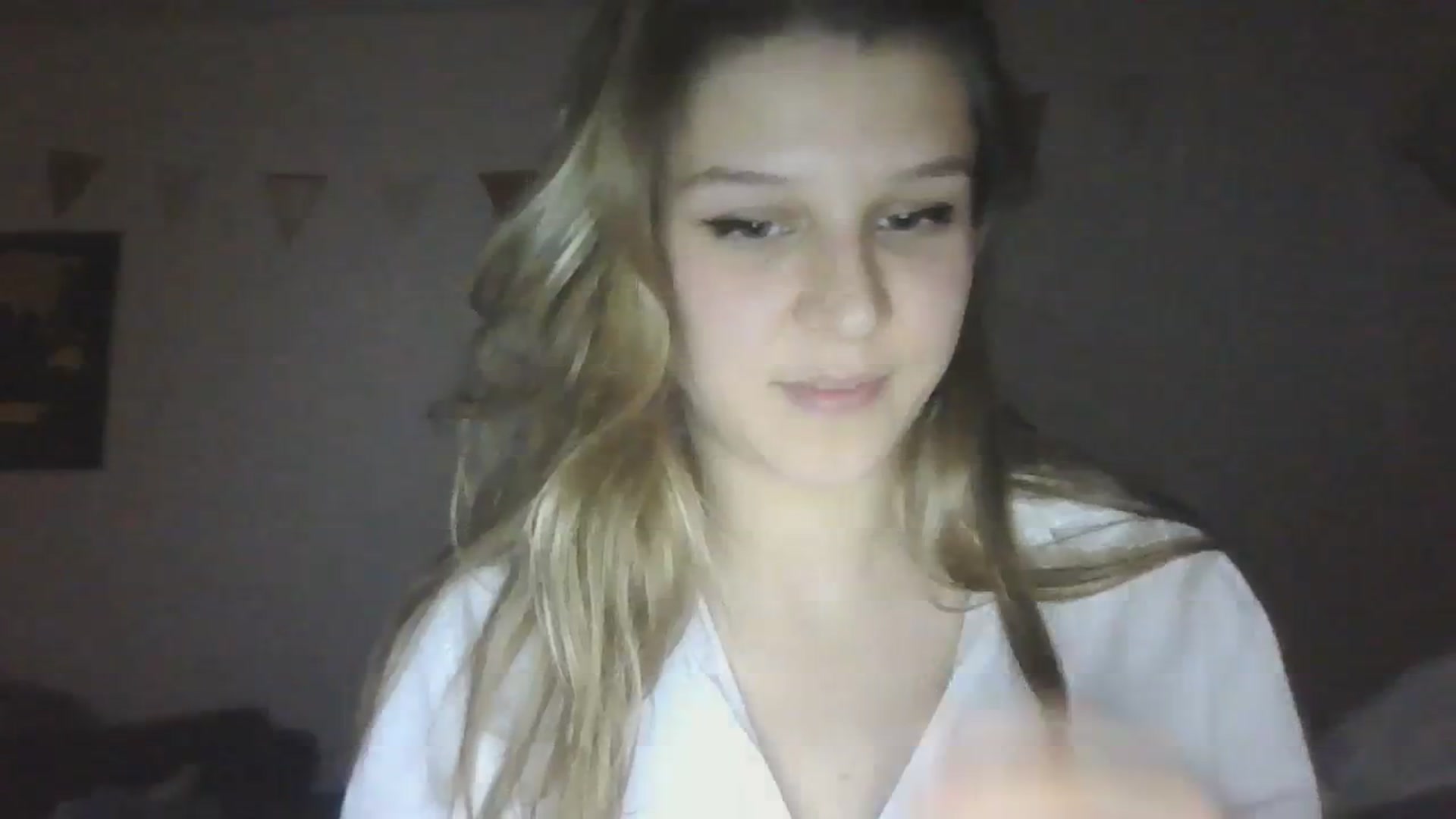 Gallery image thumbnail from Hot_kitty19's myfreecams stream on, 01/08/2024, 02:00 image 12 of 20