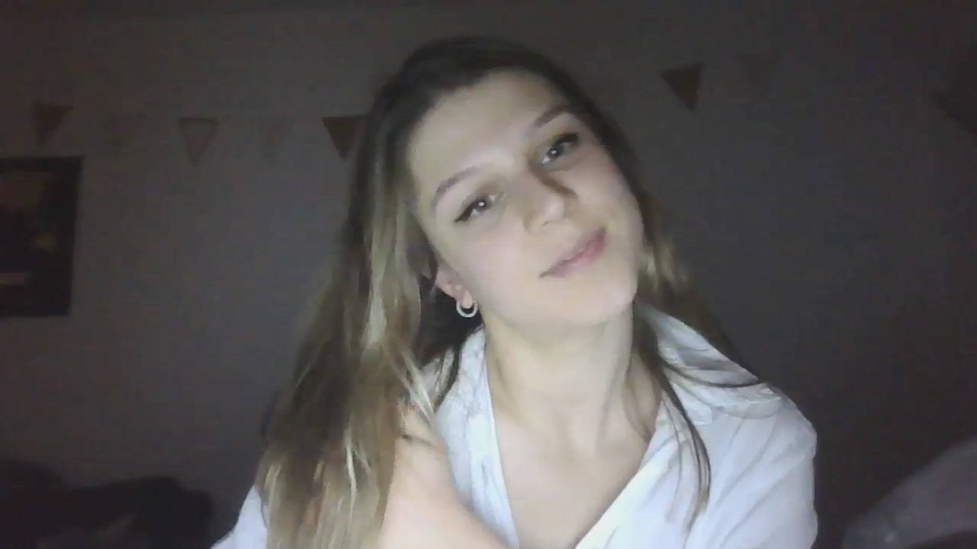 Gallery image thumbnail from Hot_kitty19's myfreecams stream on, 01/08/2024, 02:00 image 4 of 20