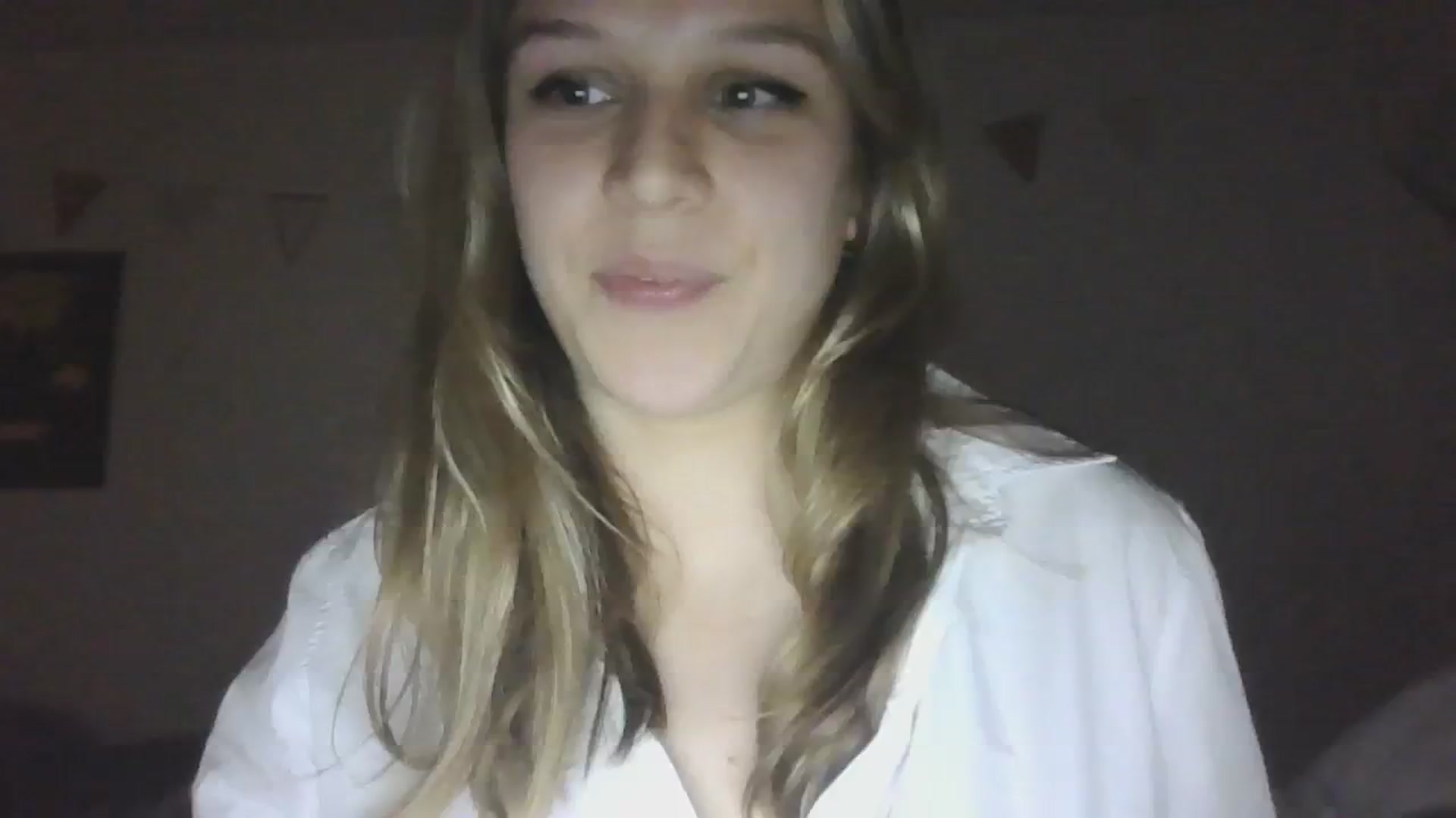Gallery image thumbnail from Hot_kitty19's myfreecams stream on, 01/08/2024, 02:00 image 2 of 20