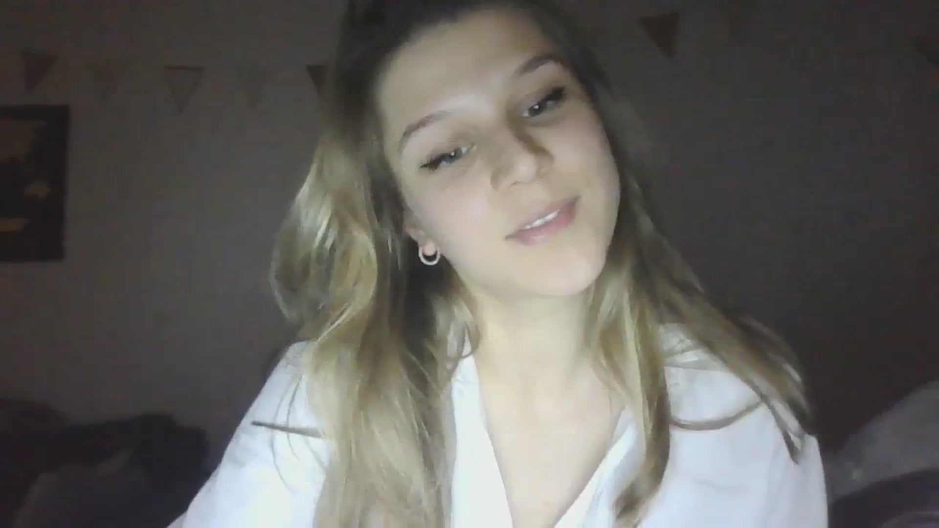 Gallery image thumbnail from Hot_kitty19's myfreecams stream on, 01/08/2024, 02:00 image 13 of 20
