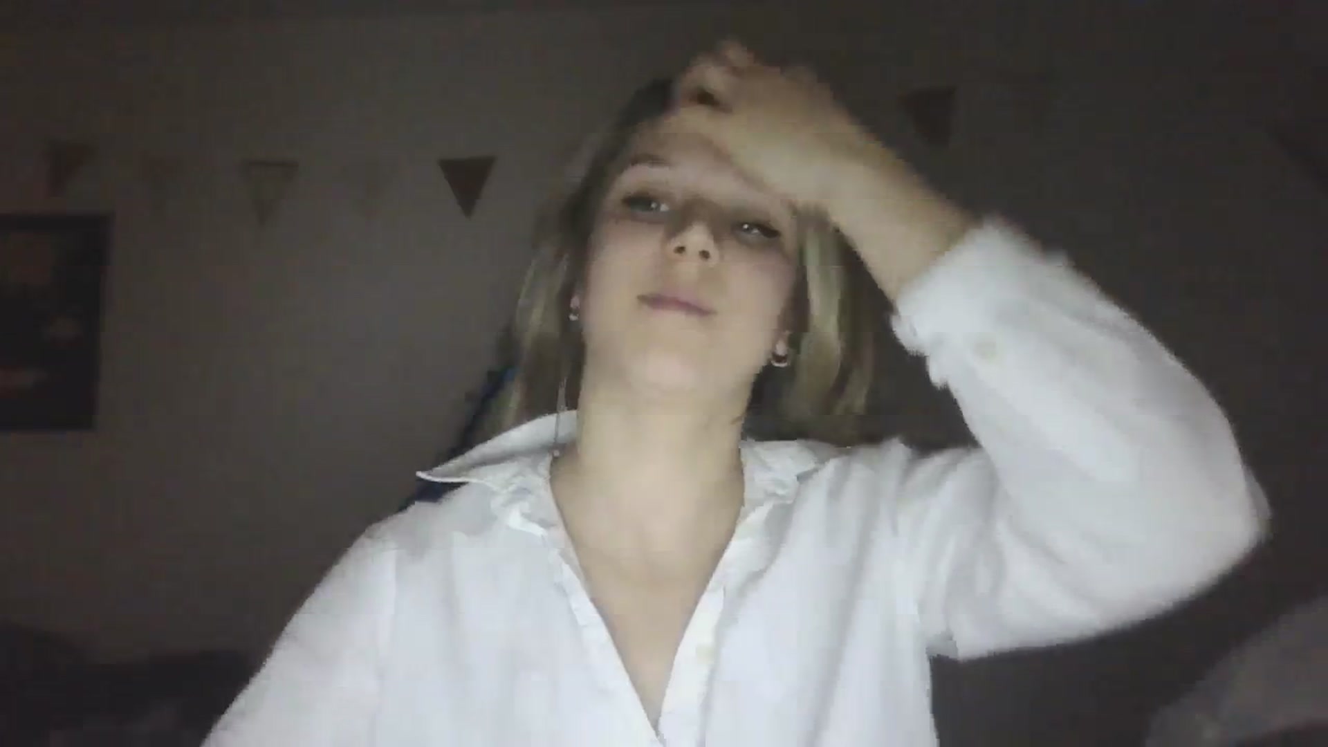 Gallery image thumbnail from Hot_kitty19's myfreecams stream on, 01/08/2024, 02:00 image 6 of 20
