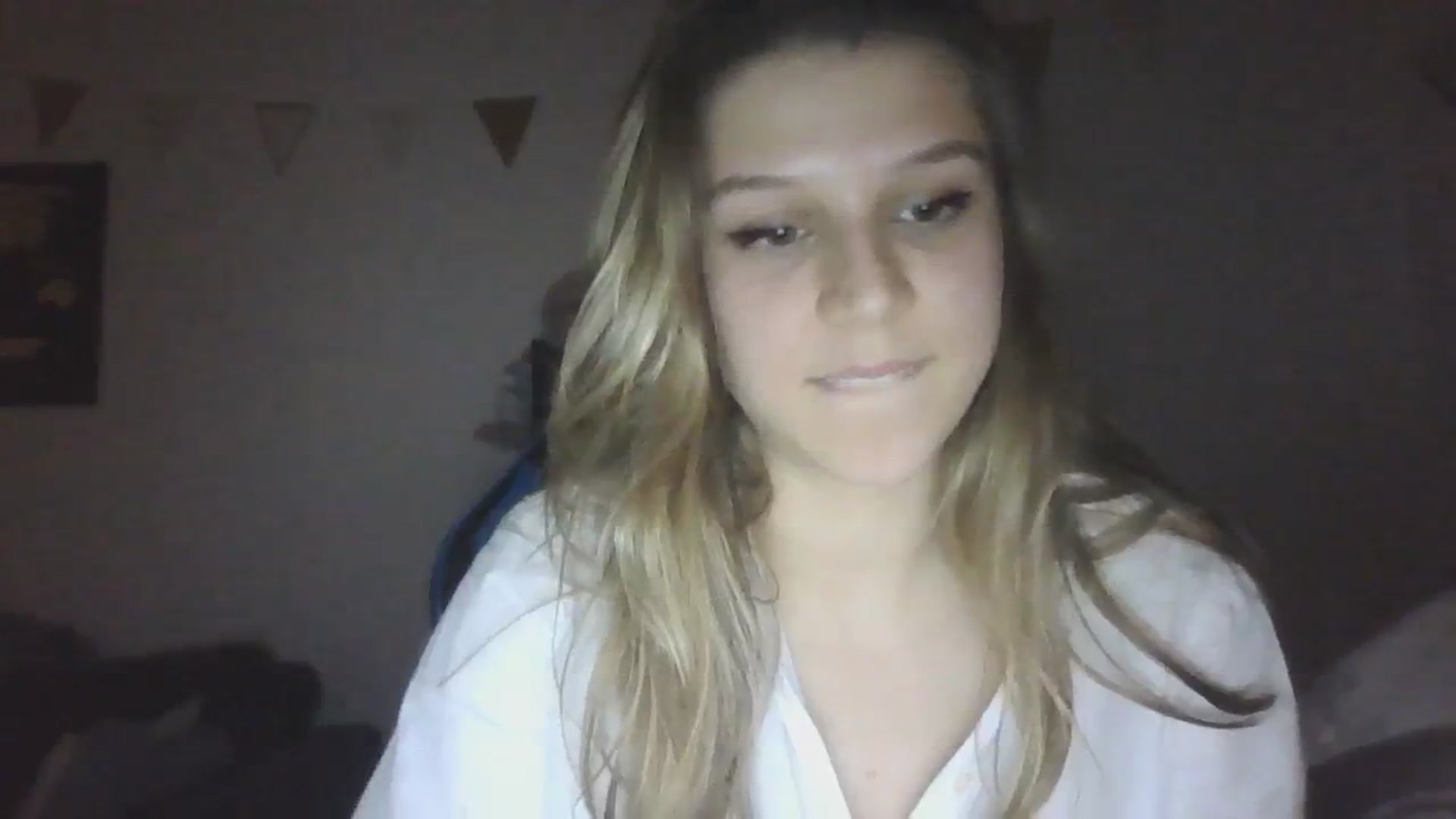 Gallery image thumbnail from Hot_kitty19's myfreecams stream on, 01/08/2024, 02:00 image 20 of 20