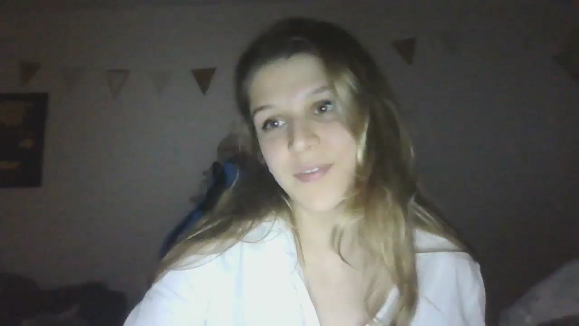 Gallery image thumbnail from Hot_kitty19's myfreecams stream on, 01/08/2024, 02:00 image 9 of 20