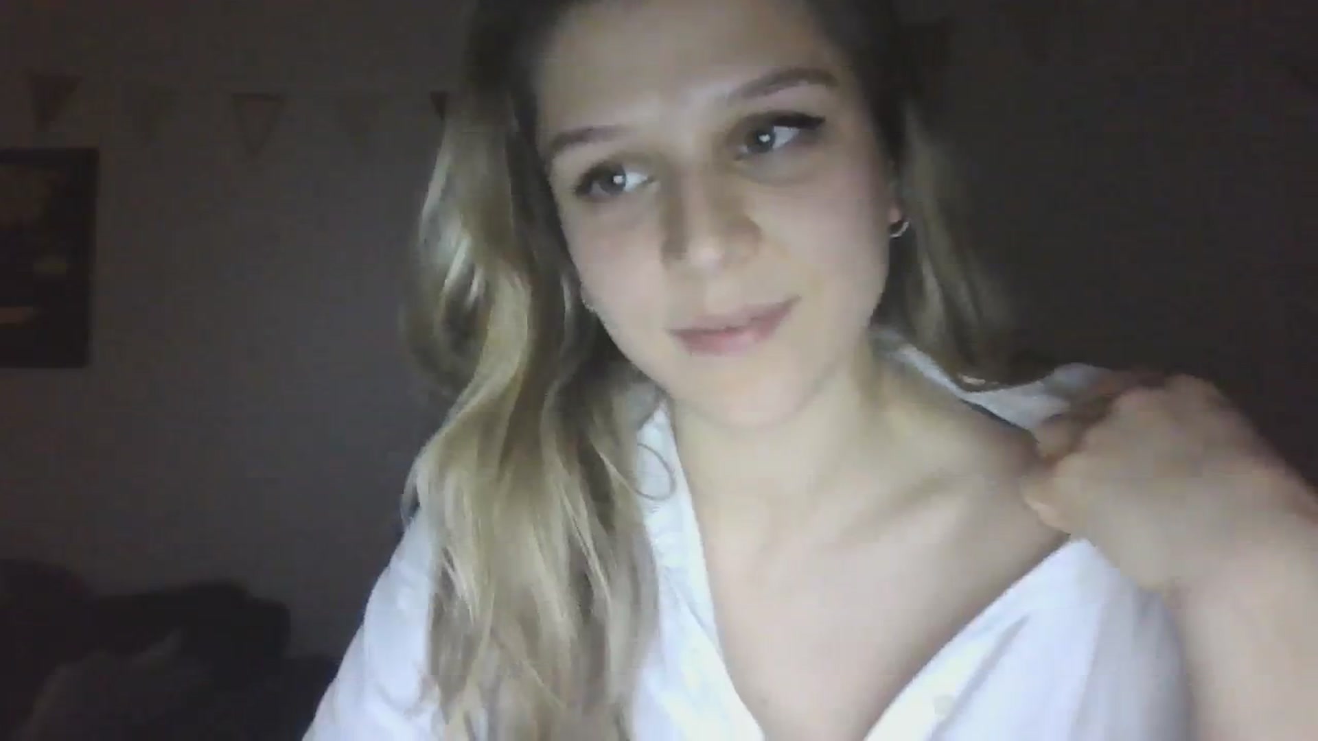 Gallery image thumbnail from Hot_kitty19's myfreecams stream on, 01/08/2024, 02:00 image 16 of 20