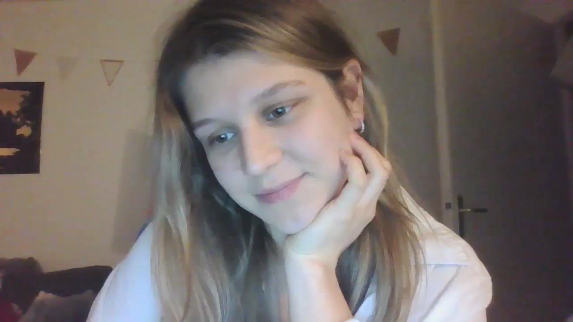 Gallery image thumbnail from Hot_kitty19's myfreecams stream on, 01/23/2024, 19:24 image 7 of 20