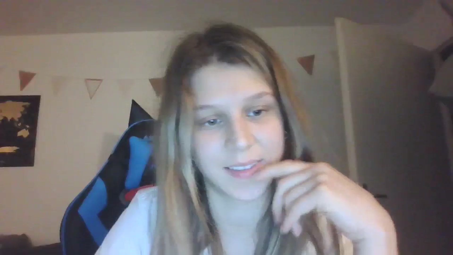Gallery image thumbnail from Hot_kitty19's myfreecams stream on, 01/23/2024, 19:24 image 10 of 20