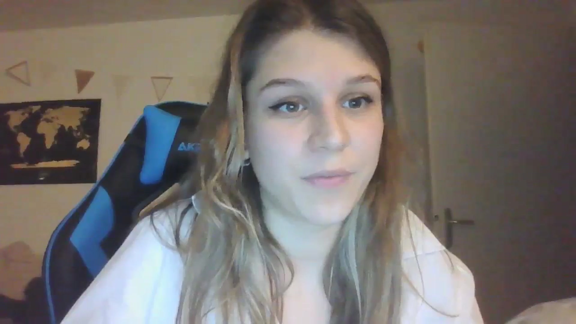Gallery image thumbnail from Hot_kitty19's myfreecams stream on, 01/29/2024, 18:00 image 11 of 20