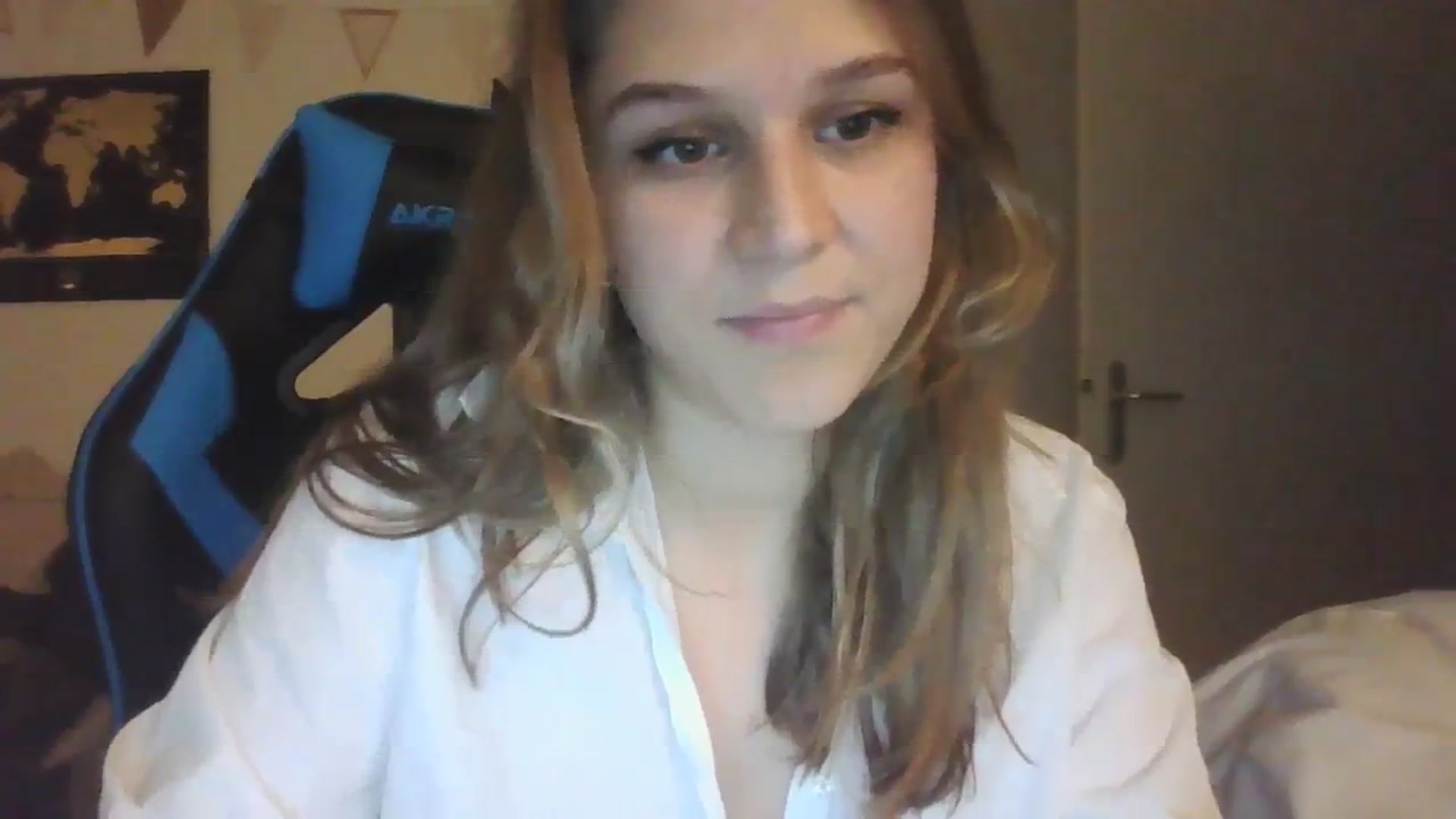 Gallery image thumbnail from Hot_kitty19's myfreecams stream on, 01/29/2024, 18:00 image 4 of 20