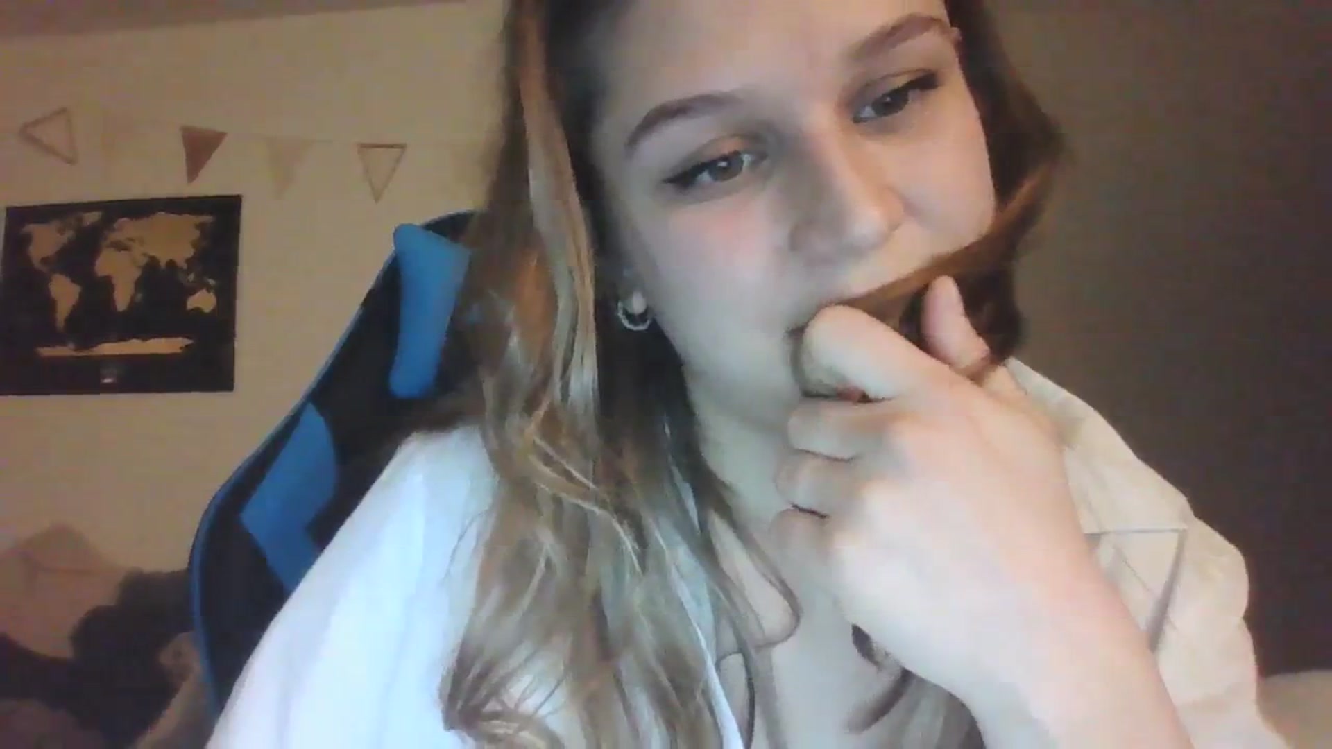 Gallery image thumbnail from Hot_kitty19's myfreecams stream on, 01/29/2024, 18:00 image 14 of 20