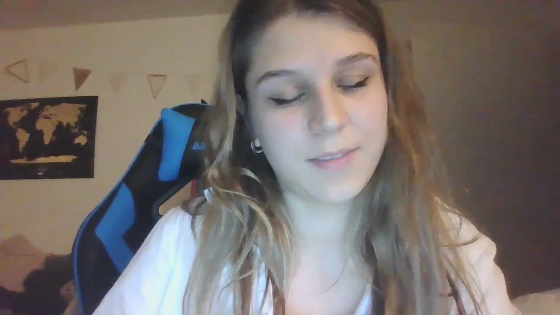 Gallery image thumbnail from Hot_kitty19's myfreecams stream on, 01/29/2024, 18:00 image 9 of 20