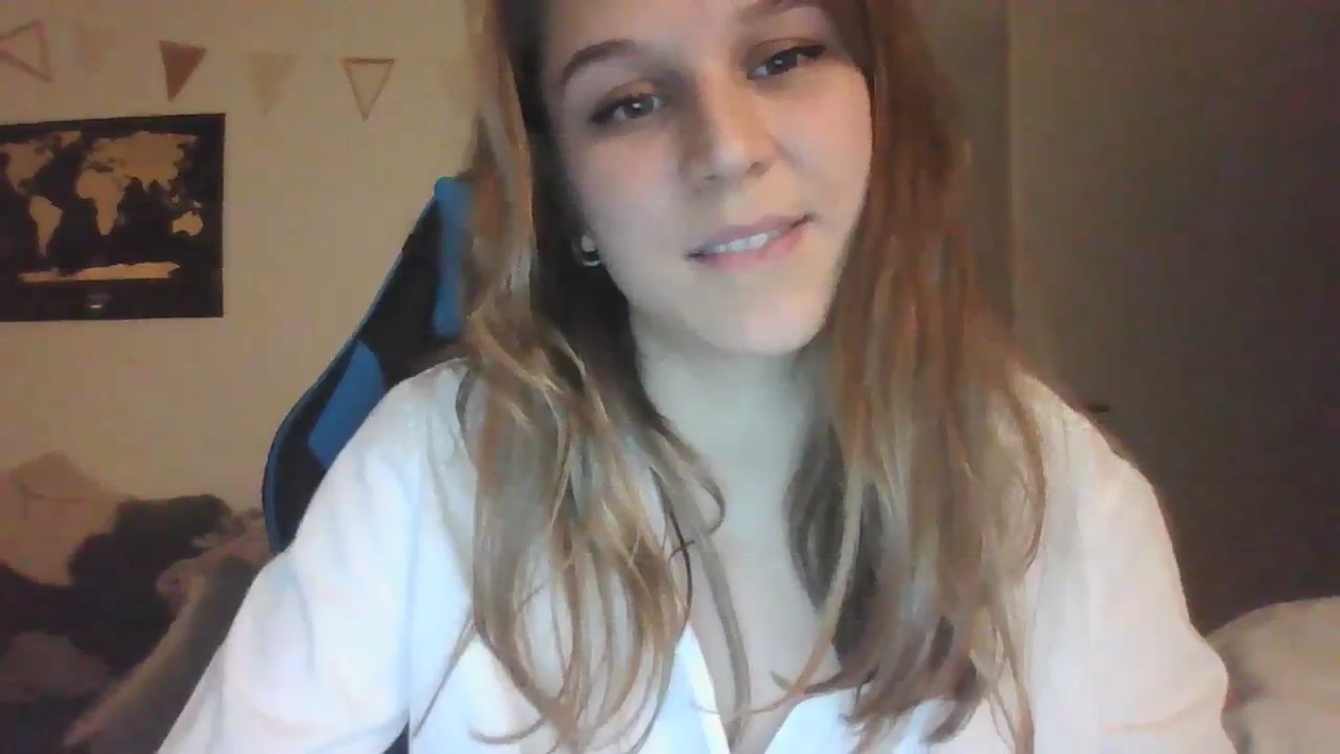 Gallery image thumbnail from Hot_kitty19's myfreecams stream on, 01/29/2024, 18:00 image 12 of 20
