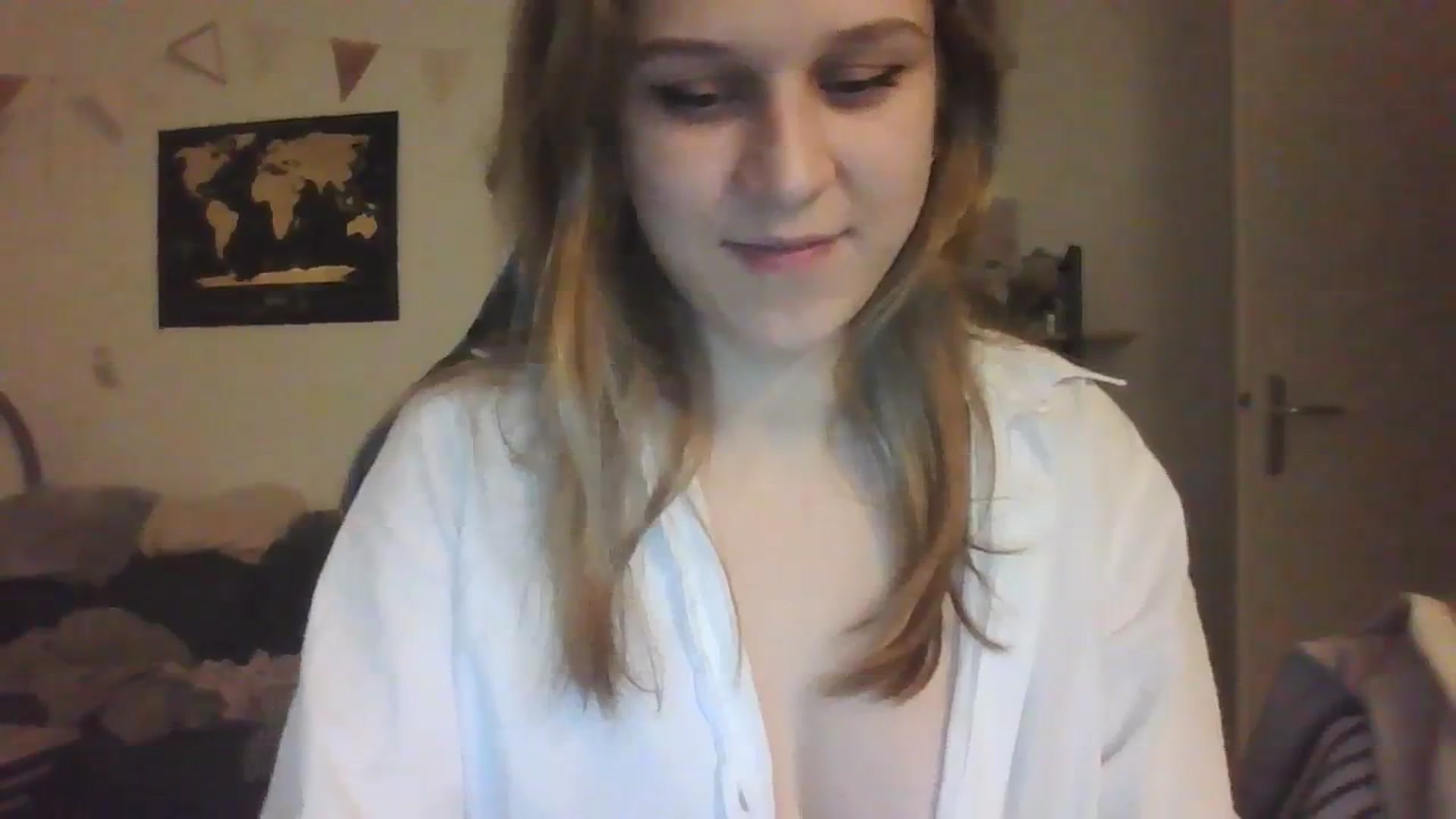 Gallery image thumbnail from Hot_kitty19's myfreecams stream on, 02/06/2024, 19:21 image 11 of 20