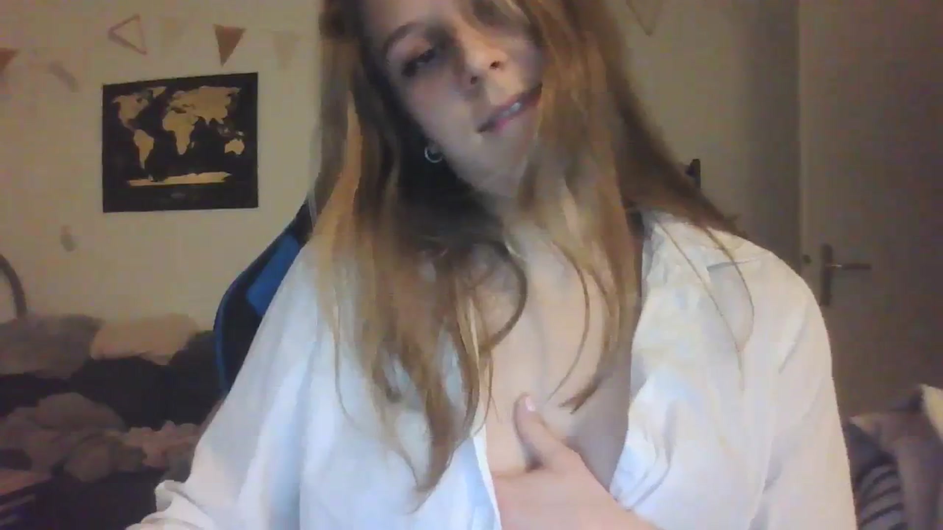 Gallery image thumbnail from Hot_kitty19's myfreecams stream on, 02/06/2024, 19:21 image 16 of 20