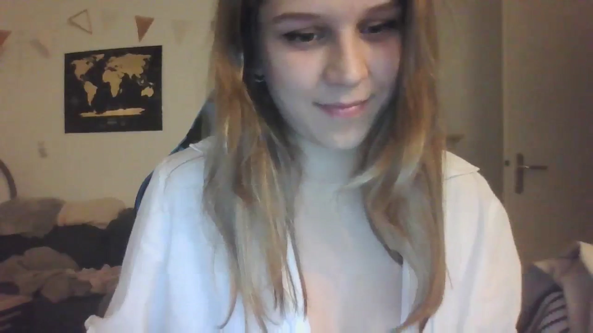 Gallery image thumbnail from Hot_kitty19's myfreecams stream on, 02/06/2024, 19:21 image 20 of 20