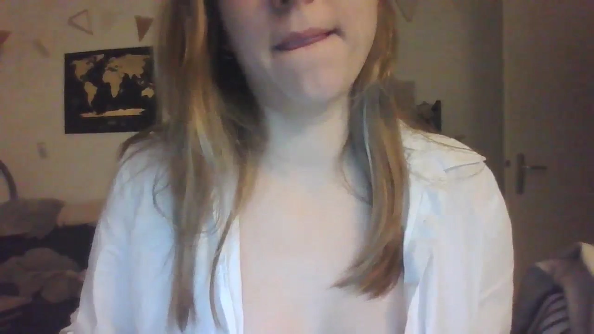 Gallery image thumbnail from Hot_kitty19's myfreecams stream on, 02/06/2024, 19:21 image 14 of 20