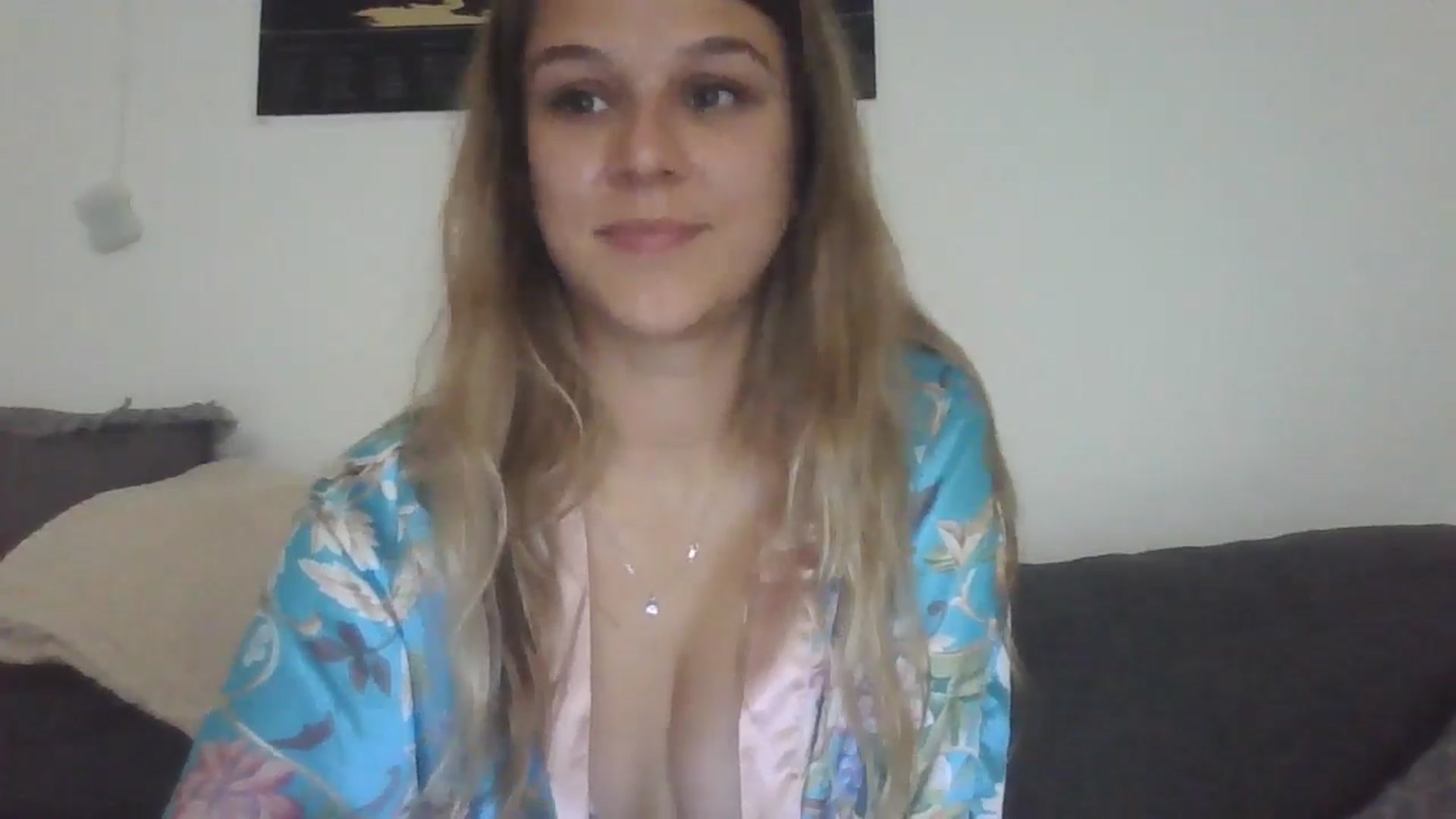 Gallery image thumbnail from Hot_kitty19's myfreecams stream on, 09/07/2025, 18:27 image 6 of 20