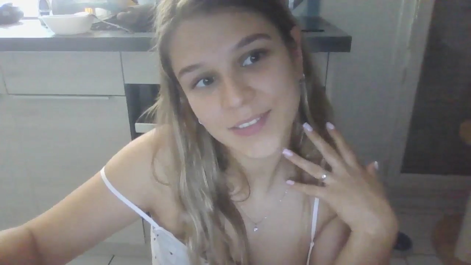 Gallery image thumbnail from Hot_kitty19's myfreecams stream on, 09/21/2025, 17:03 image 17 of 20