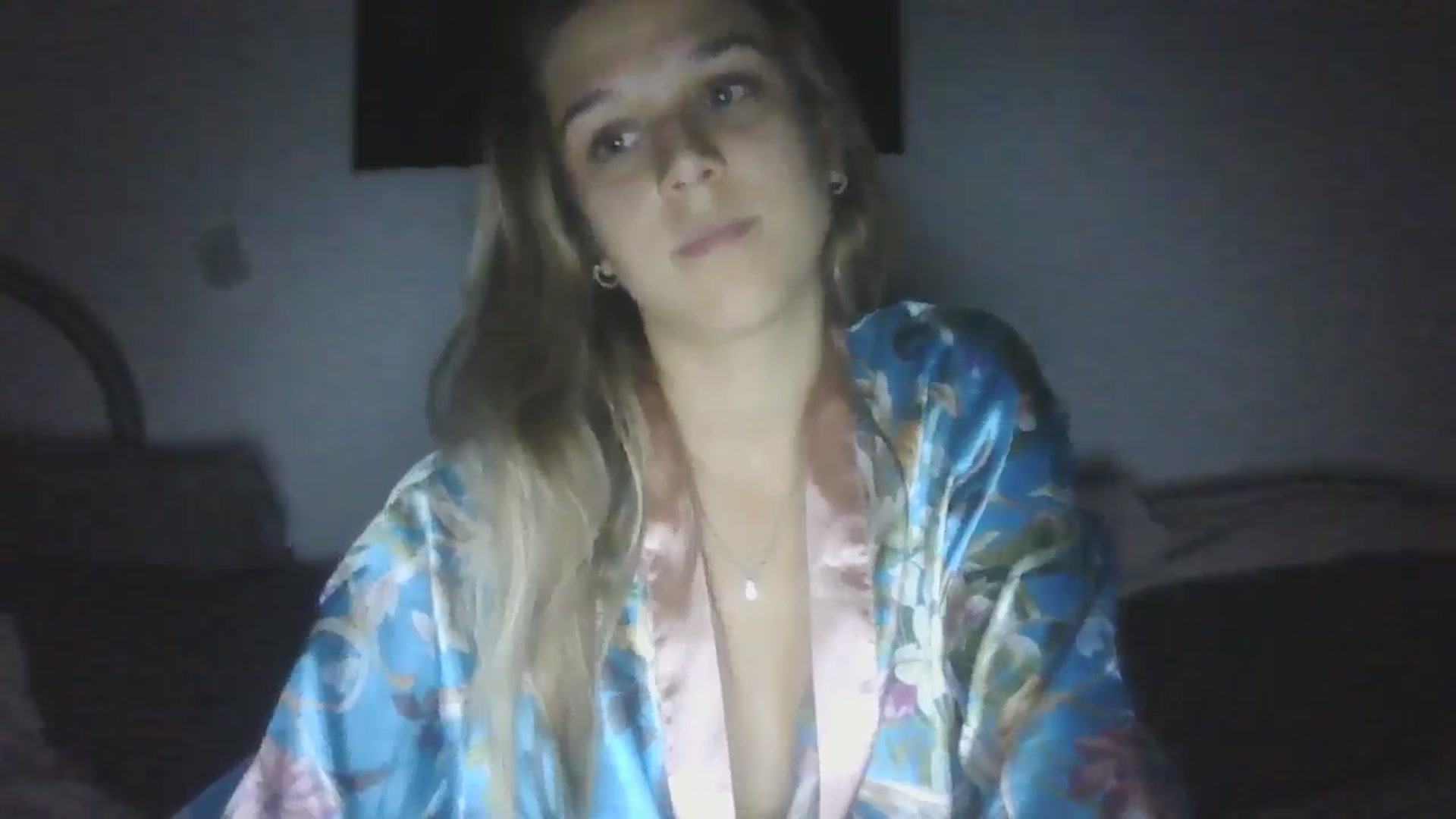 Gallery image thumbnail from Hot_kitty19's myfreecams stream on, 09/28/2025, 20:09 image 12 of 20