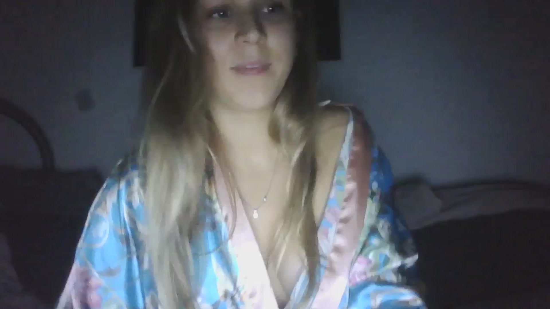 Gallery image thumbnail from Hot_kitty19's myfreecams stream on, 09/28/2025, 20:09 image 4 of 20
