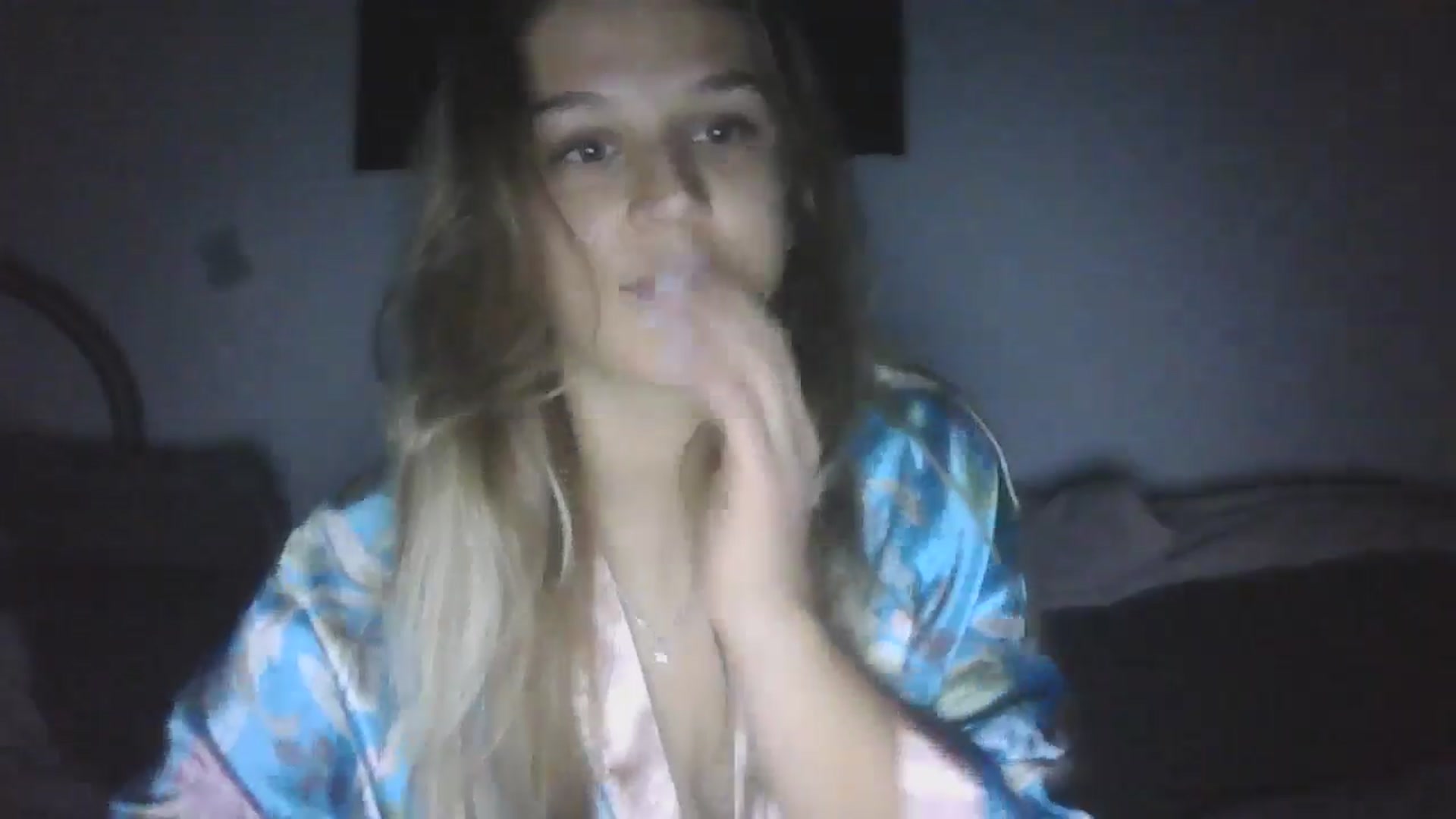 Gallery image thumbnail from Hot_kitty19's myfreecams stream on, 09/28/2025, 20:09 image 8 of 20