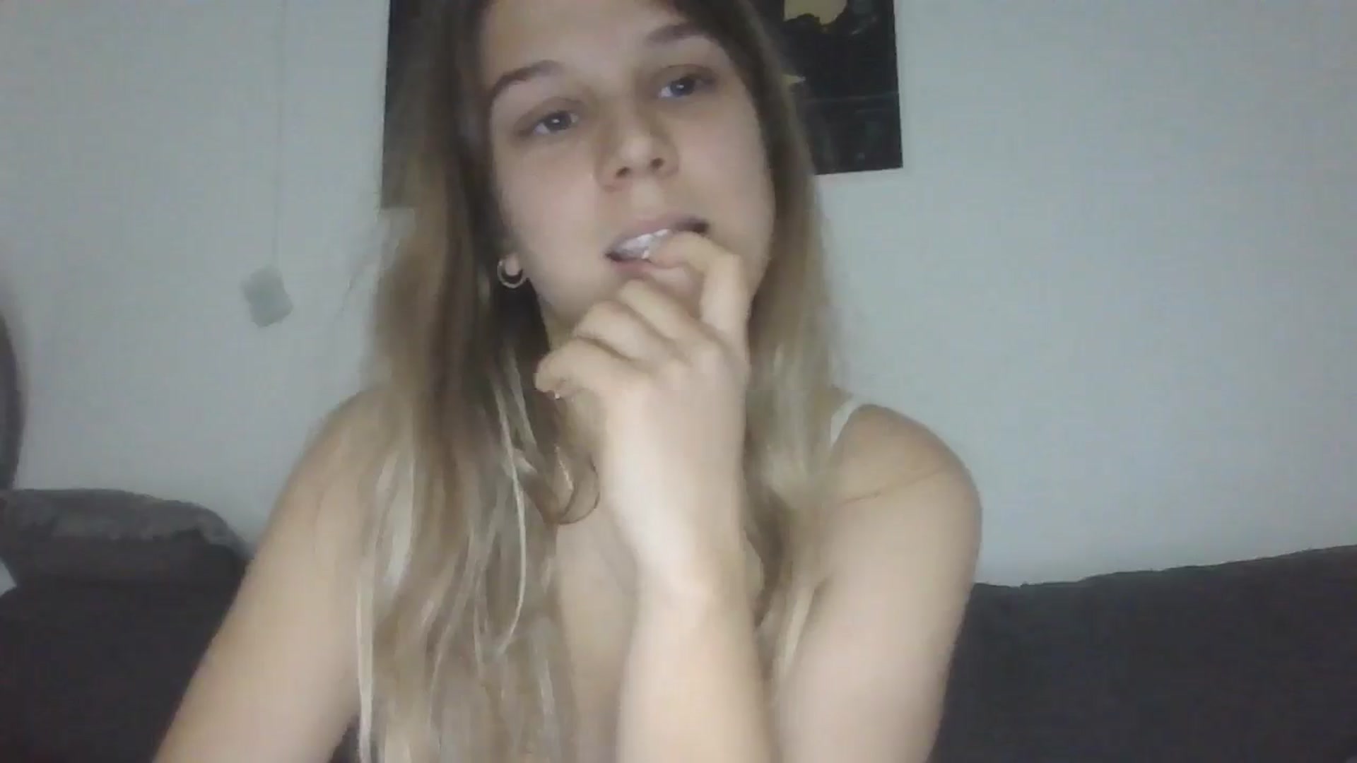 Gallery image thumbnail from Hot_kitty19's myfreecams stream on, 10/19/2025, 15:38 image 7 of 20