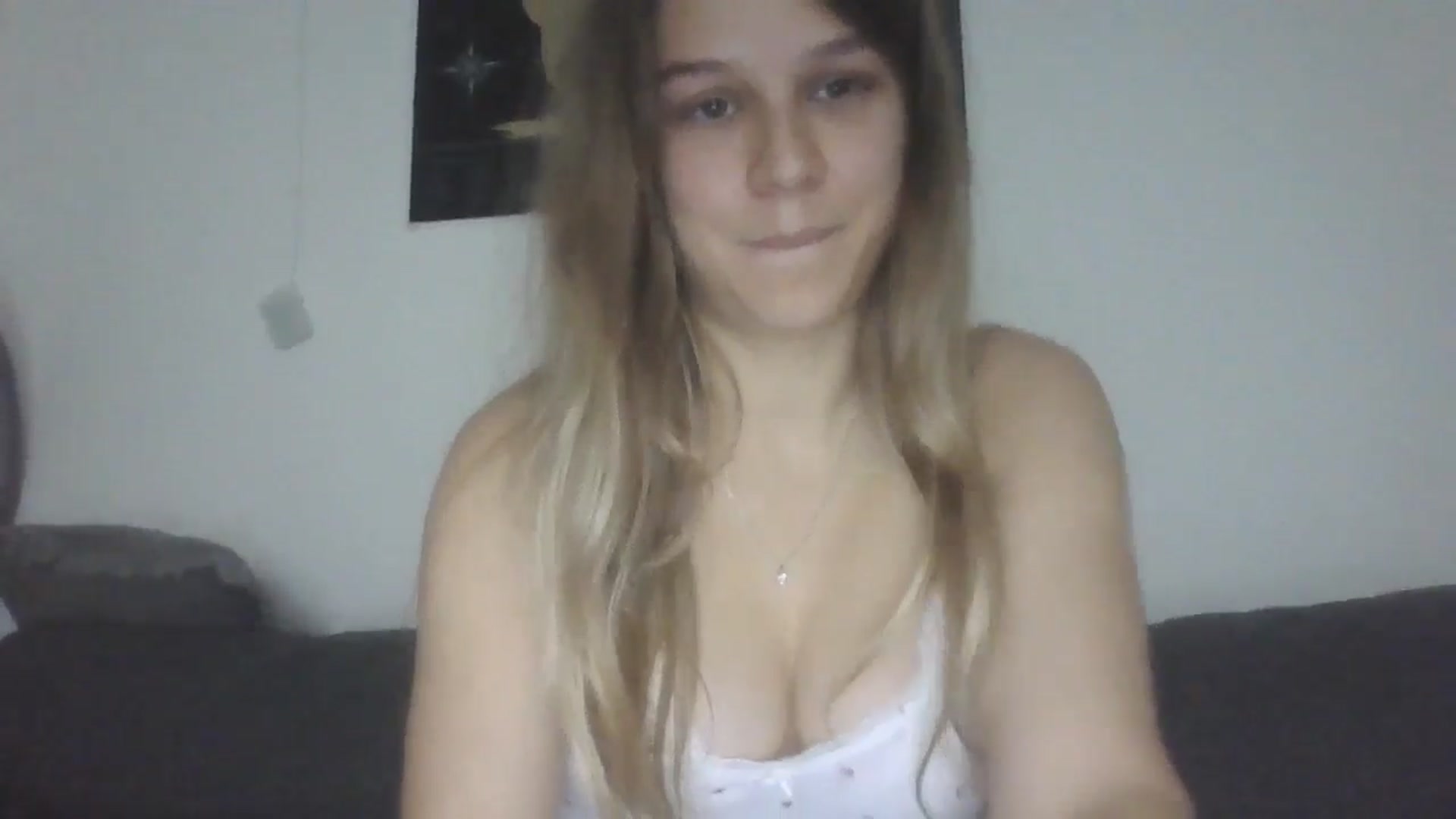 Gallery image thumbnail from Hot_kitty19's myfreecams stream on, 10/19/2025, 15:38 image 8 of 20